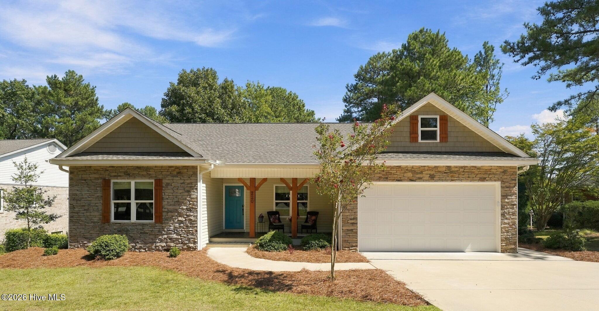 Photo 1 of Single family home for sale at 220 Sugar Pine Dr, Pinehurst, NC 28374 | MLS# 100557072 | Listing updated on 2026-09-19