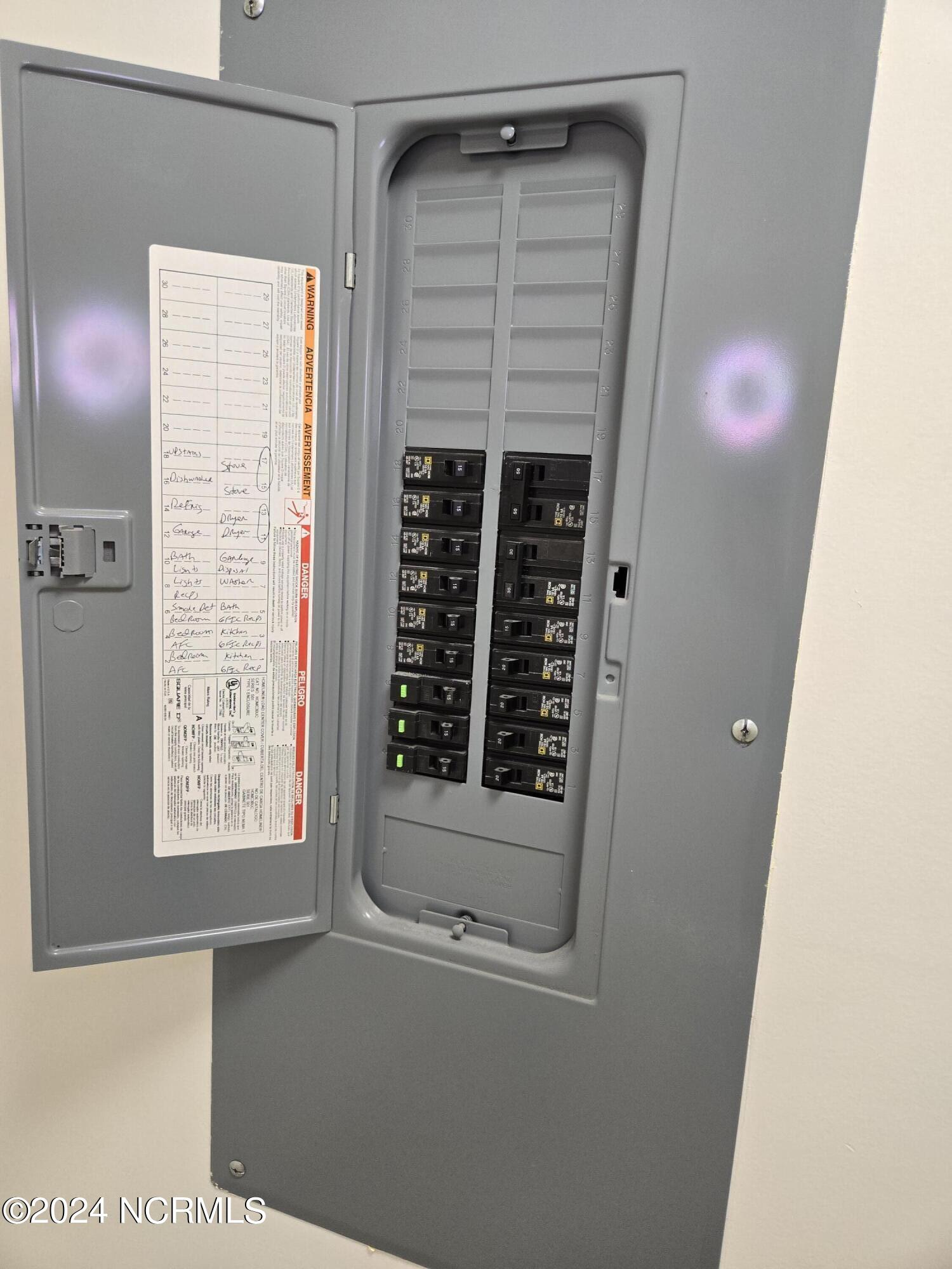 100465743 | Photo 48