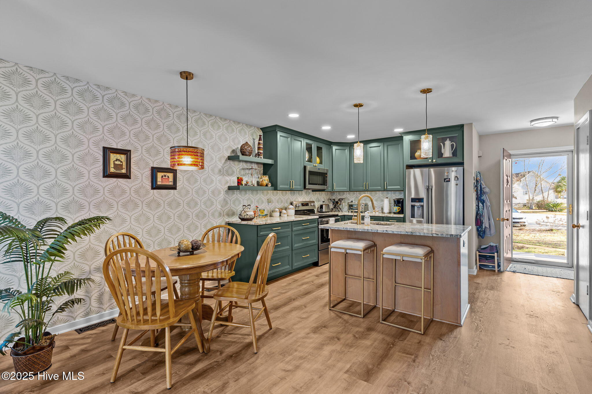 100545533 | Photo 10