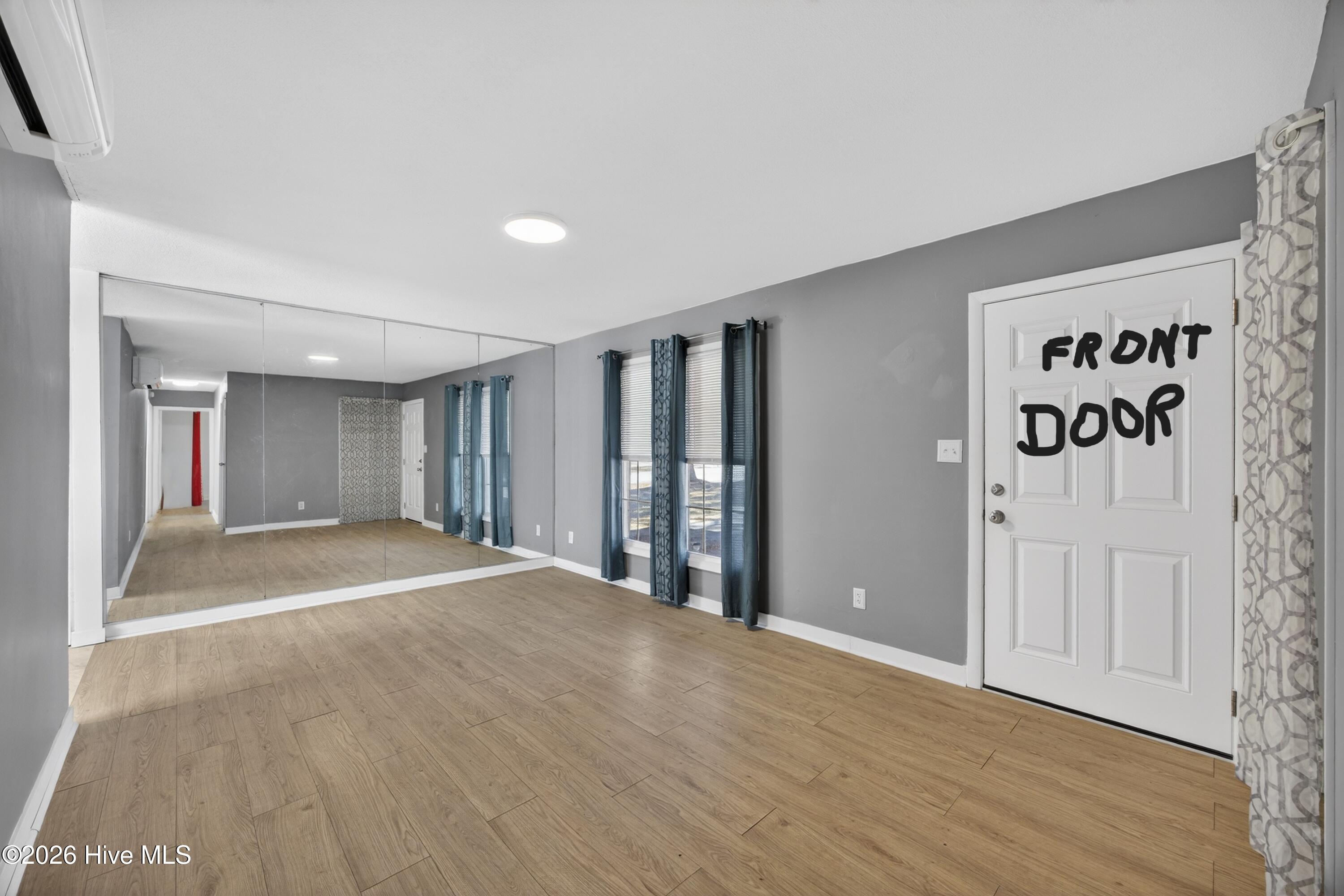 100536383 | Photo 10