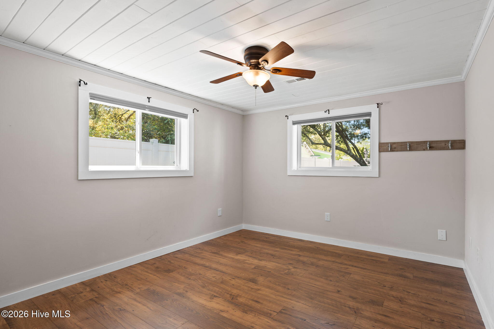 100568132 | Photo 24