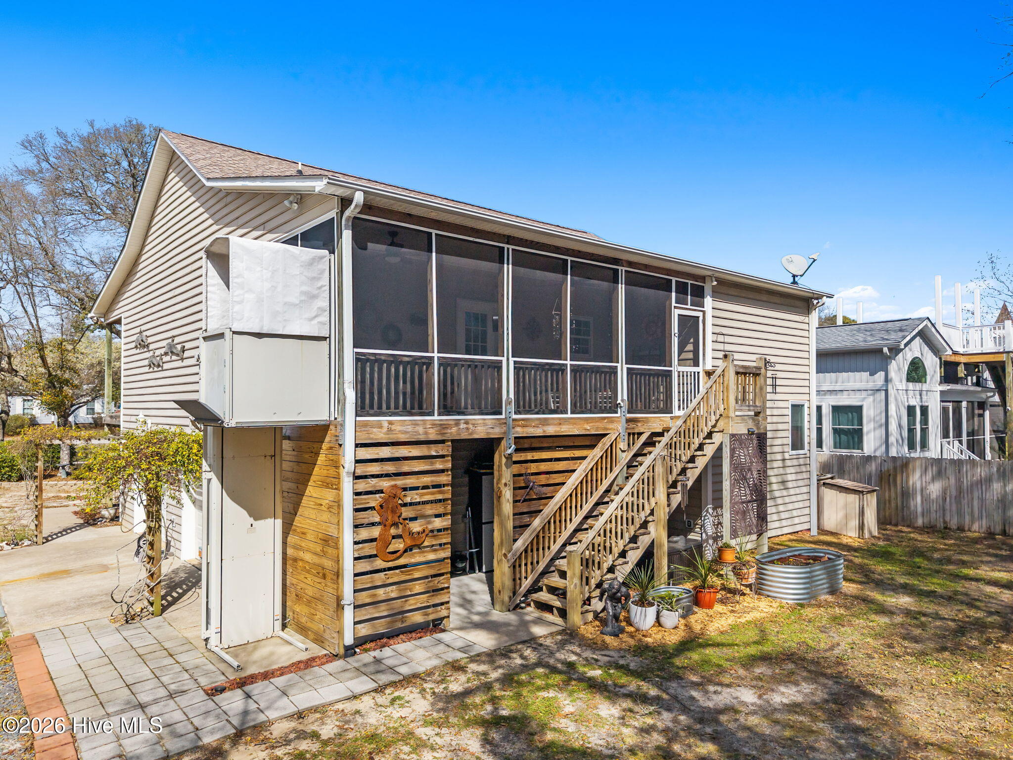 100562755 | Photo 28