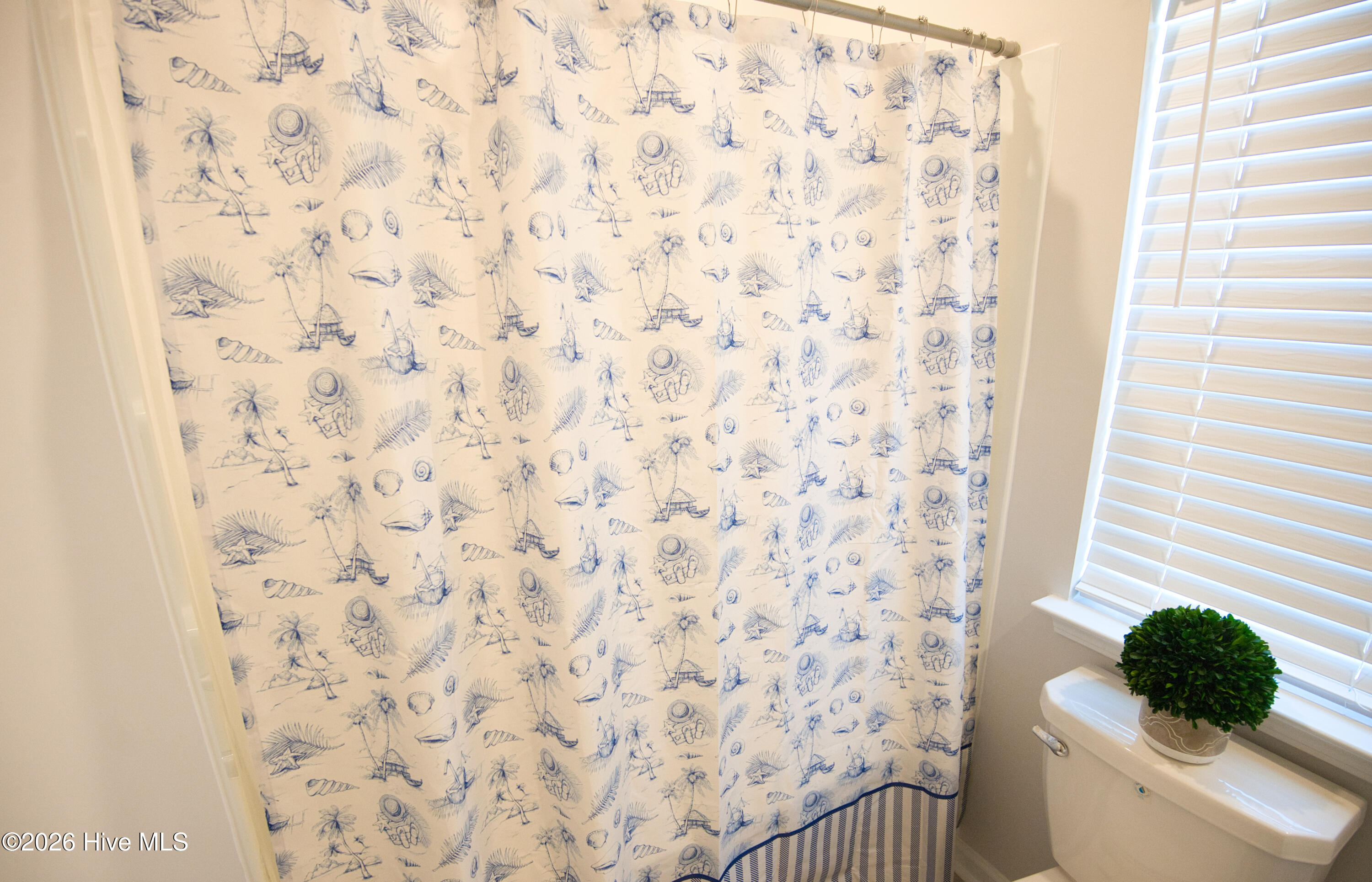 100559386 | Photo 38