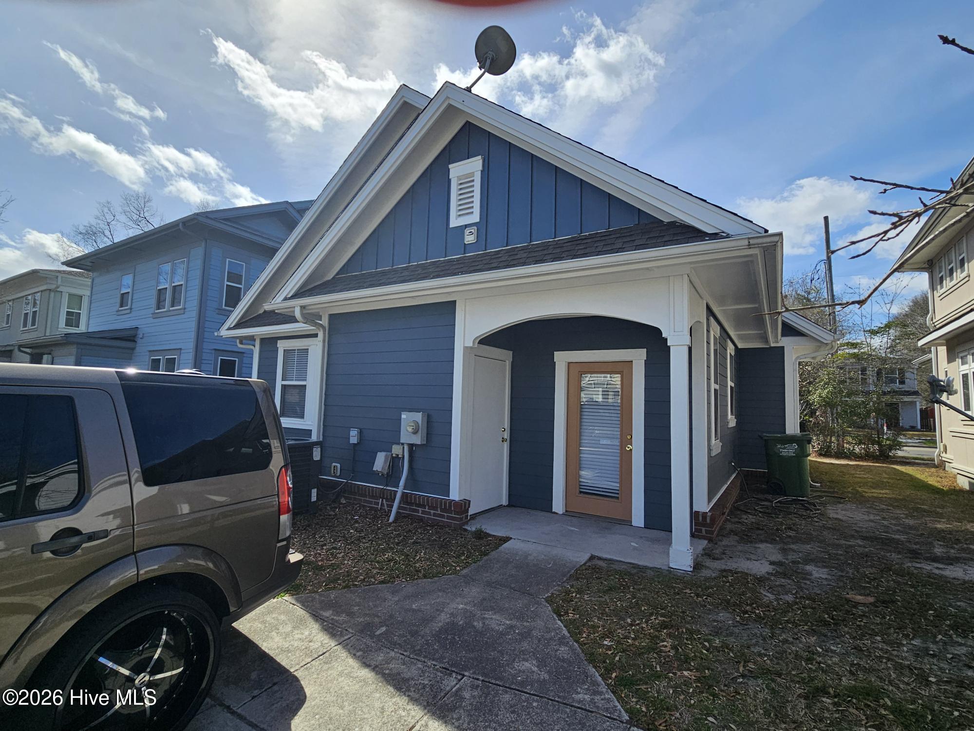 100558326 | Photo 14