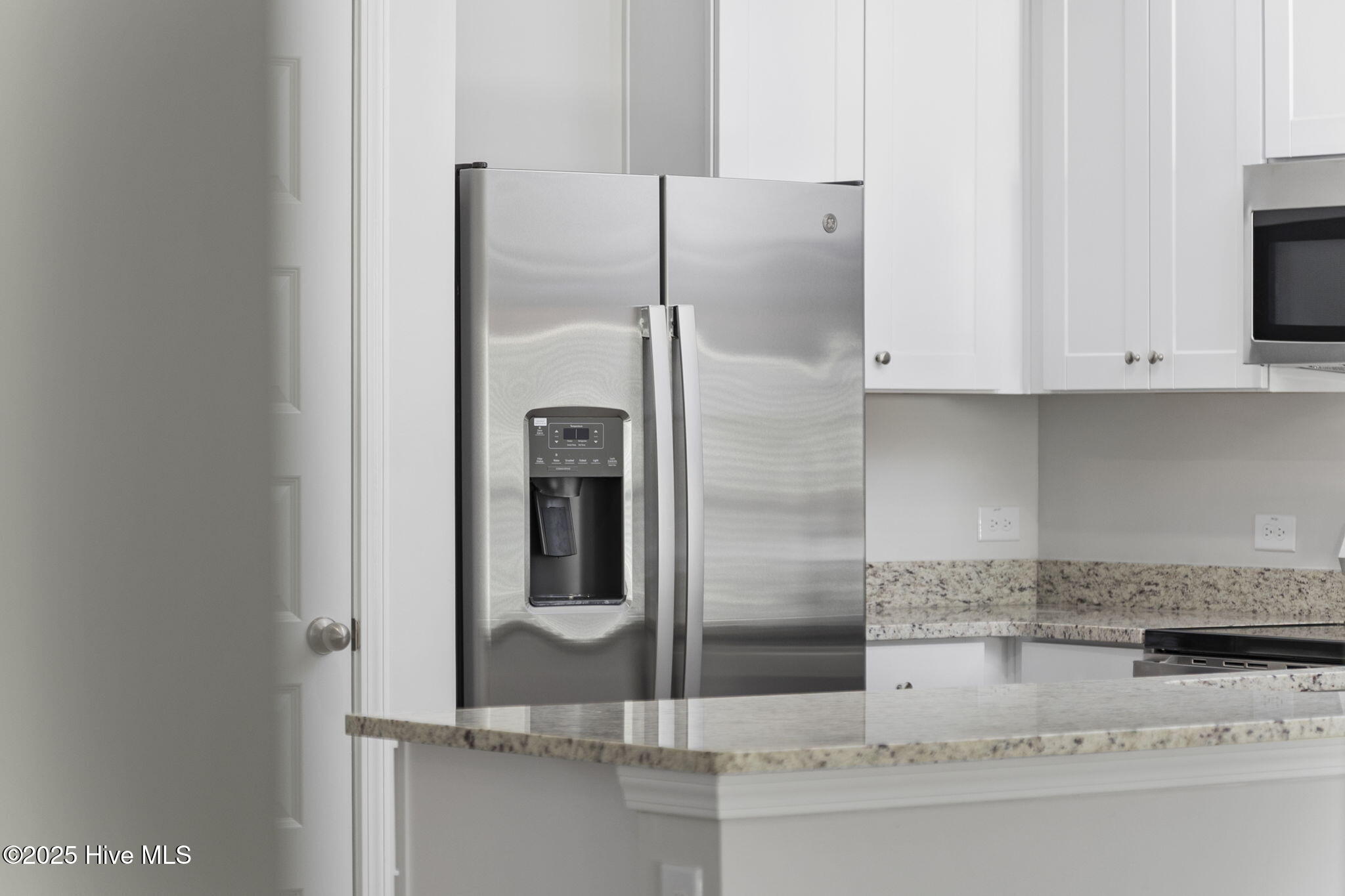 100544084 | Photo 25