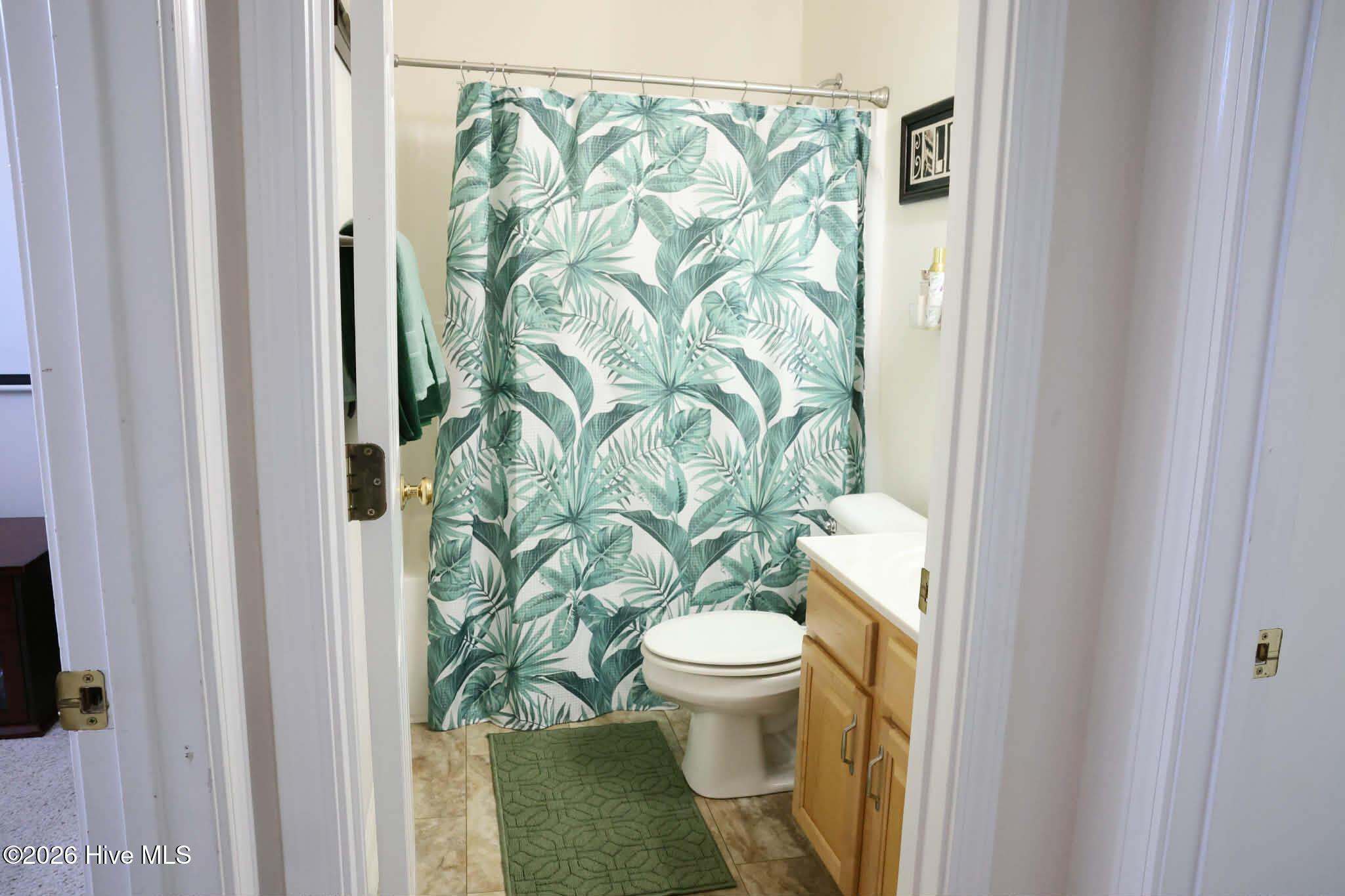 100548456 | Photo 46