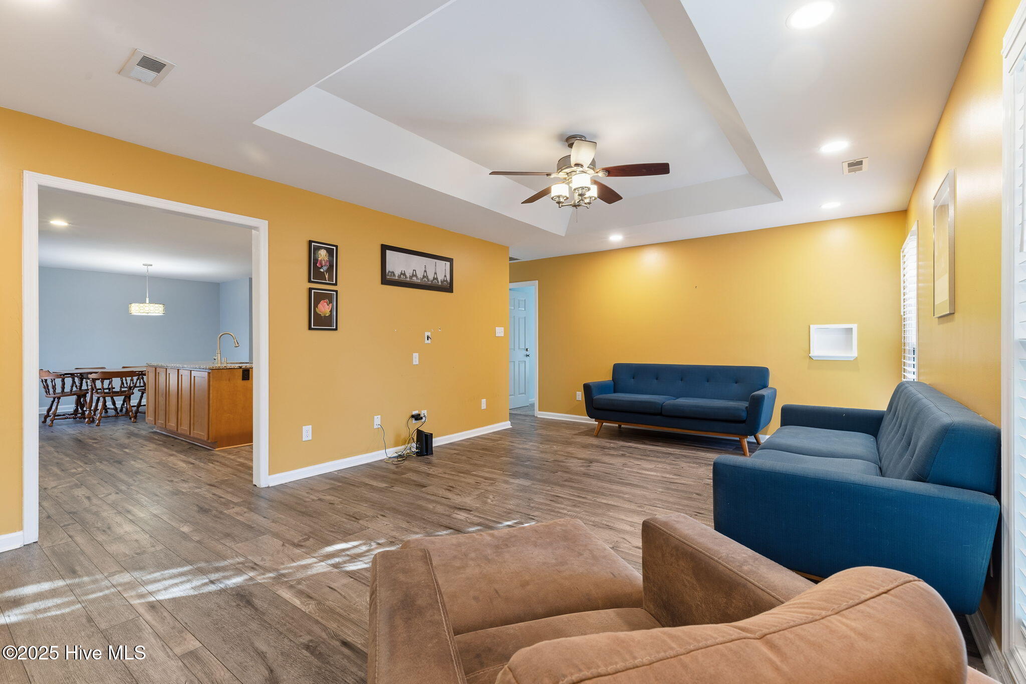 100545269 | Photo 15