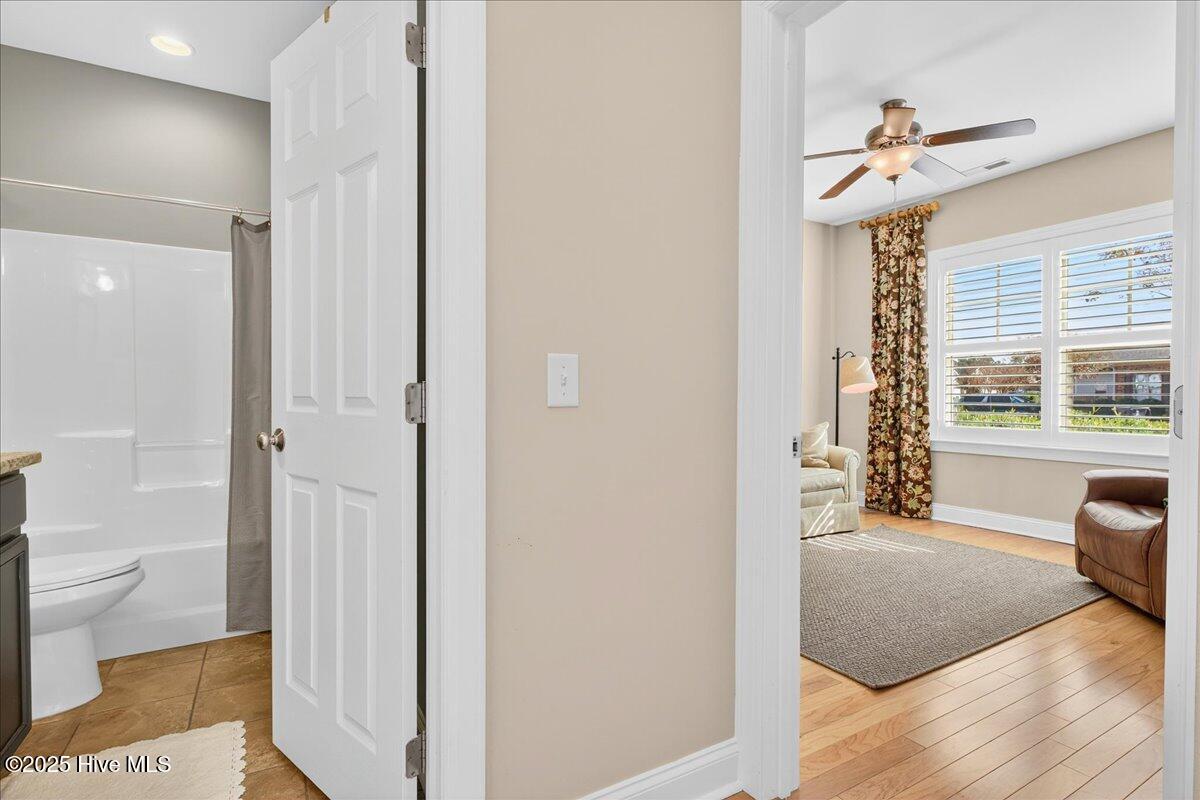 100541263 | Photo 41