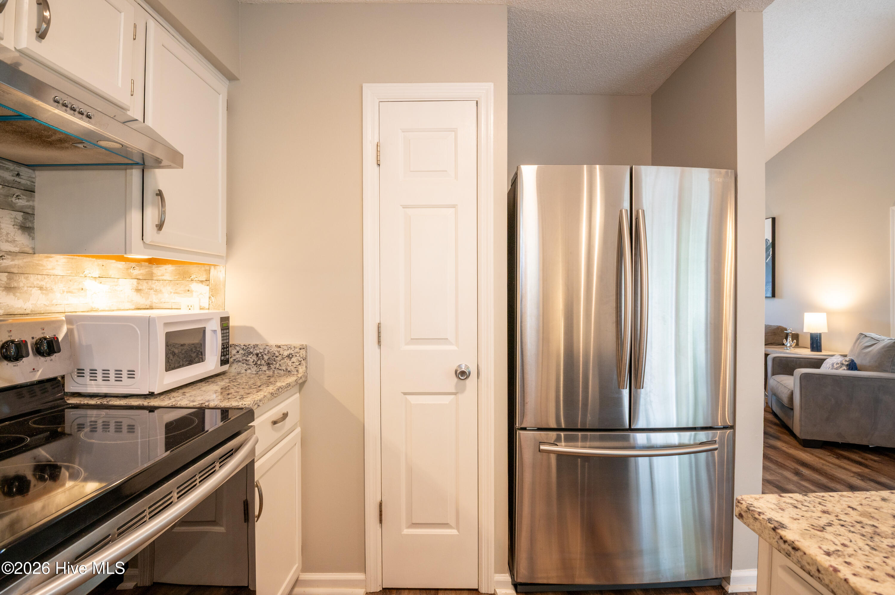 100553857 | Photo 10