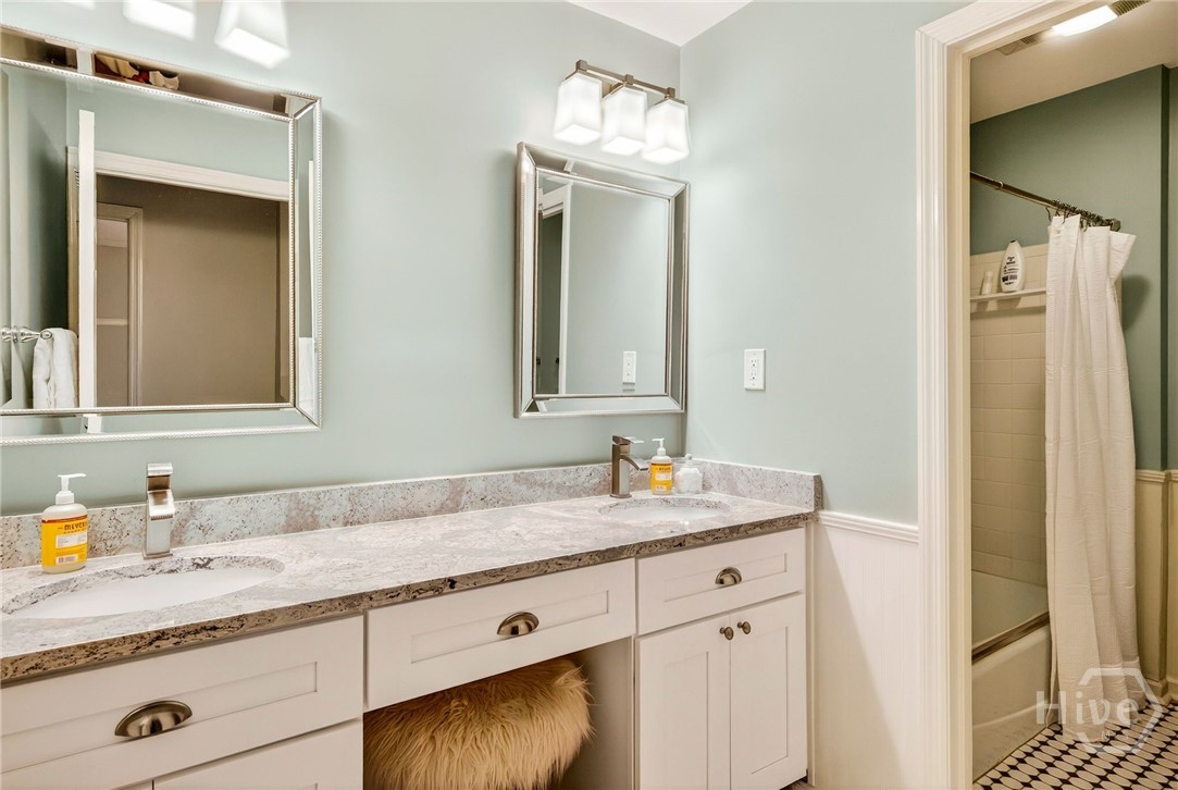 upstairs hall bath vanity