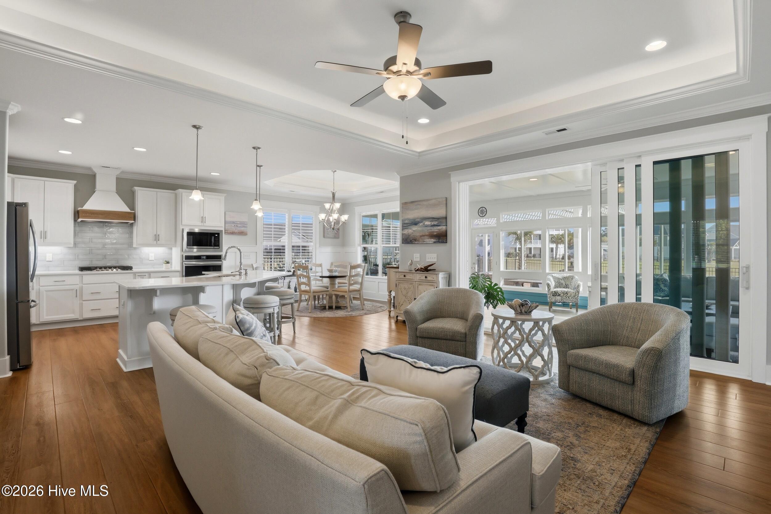 100562298 | Photo 13