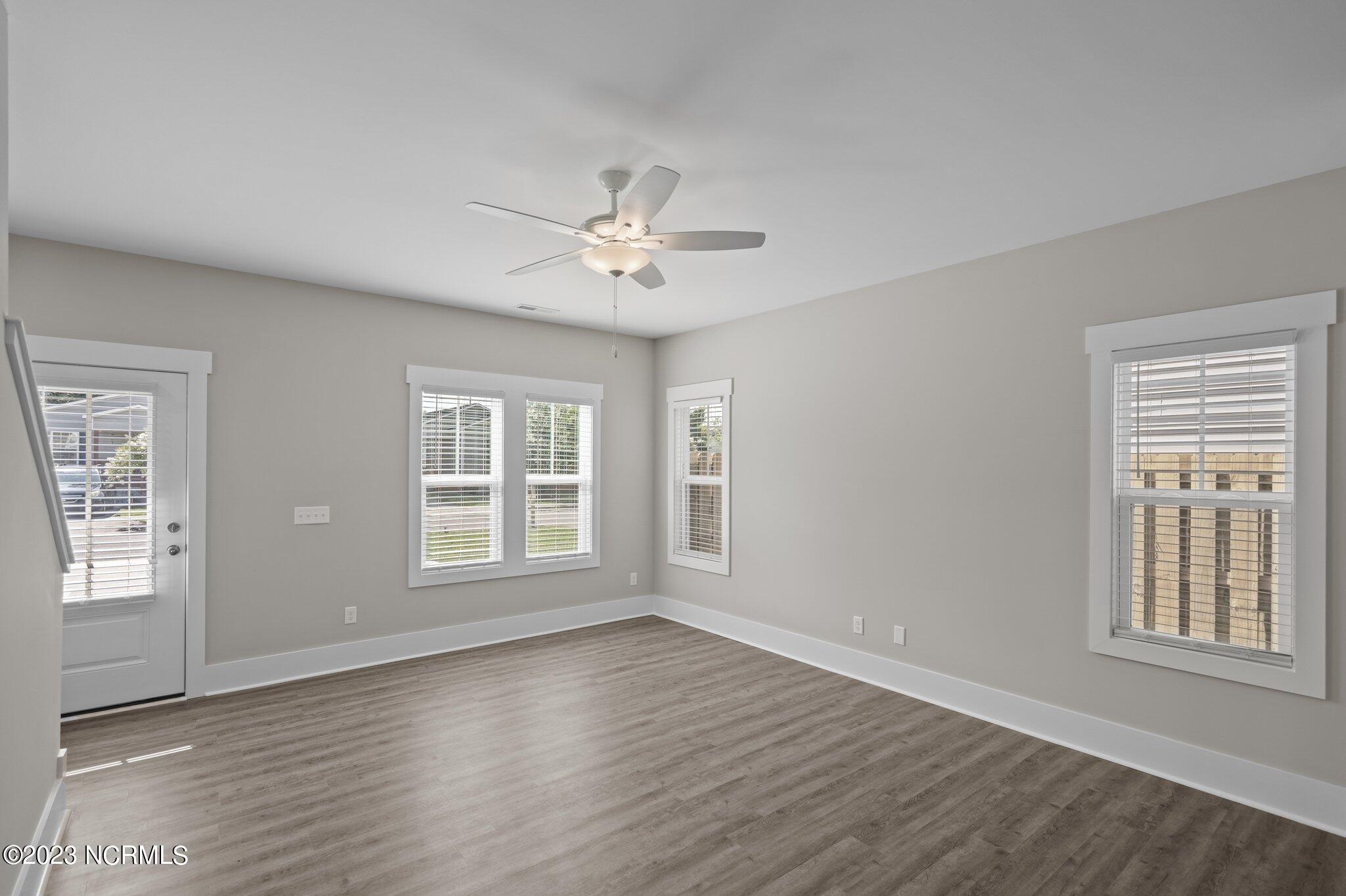 100545578 | Photo 41