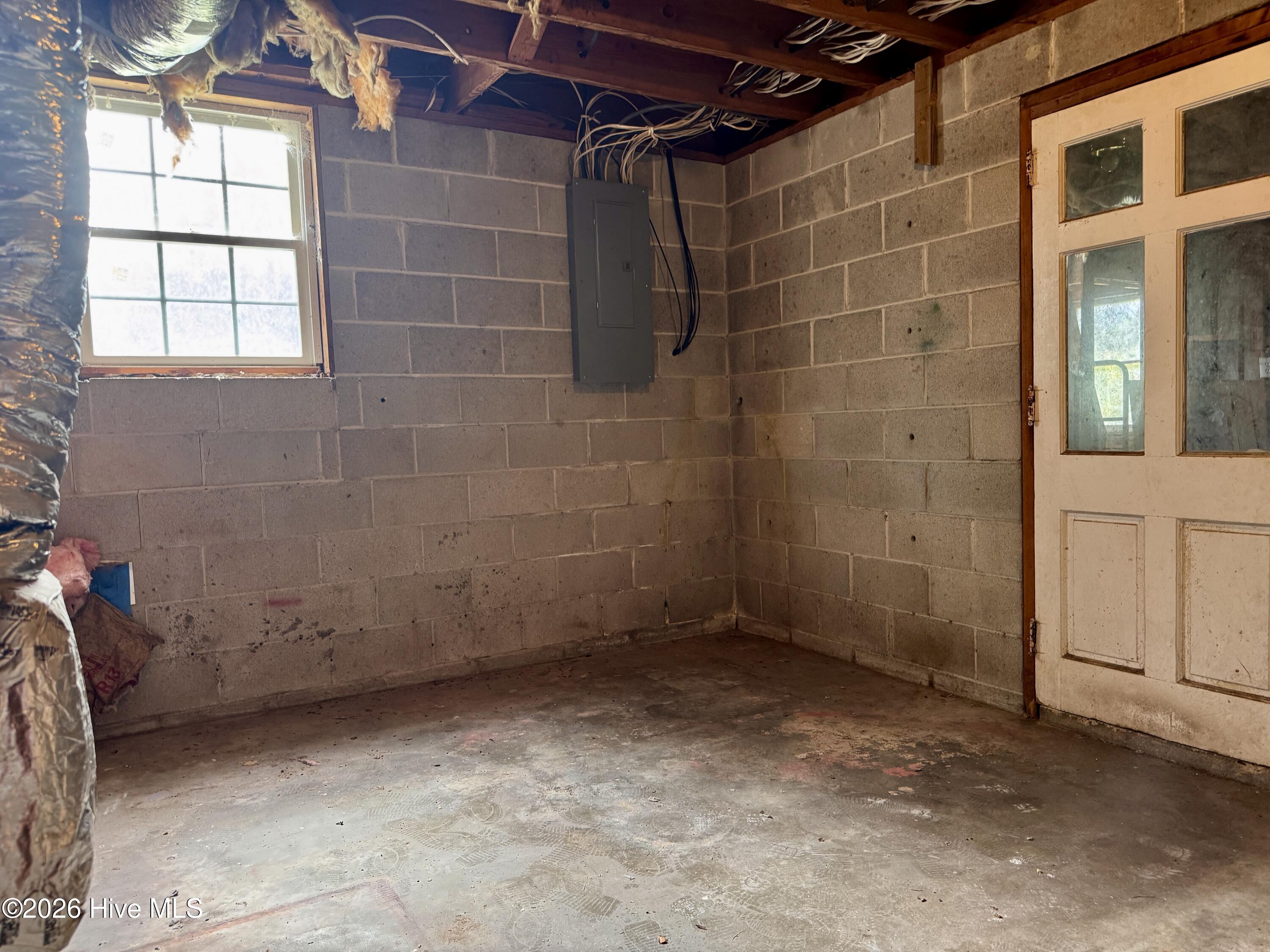 2831 Easy Street,Newport