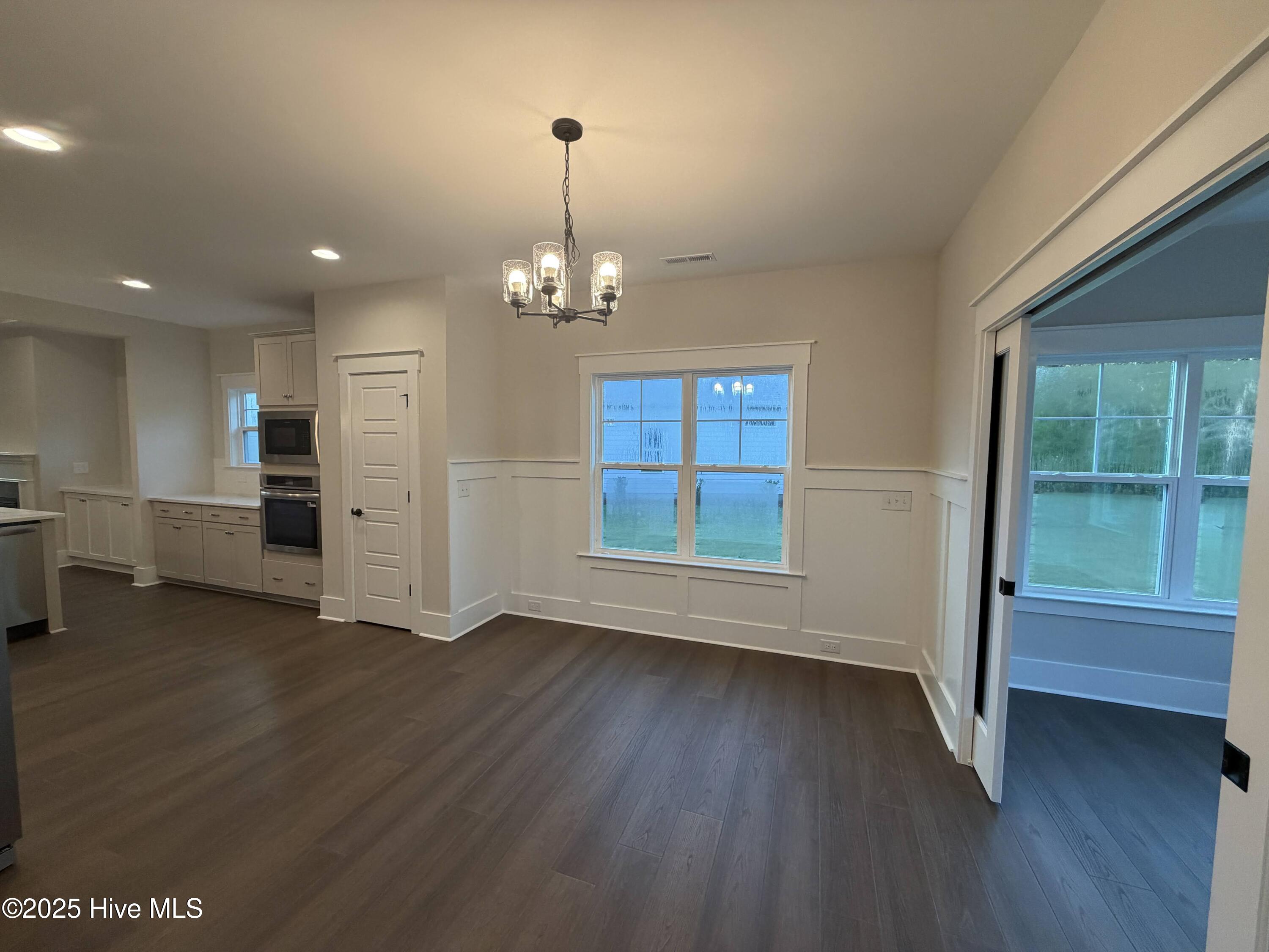 100521695 | Photo 17