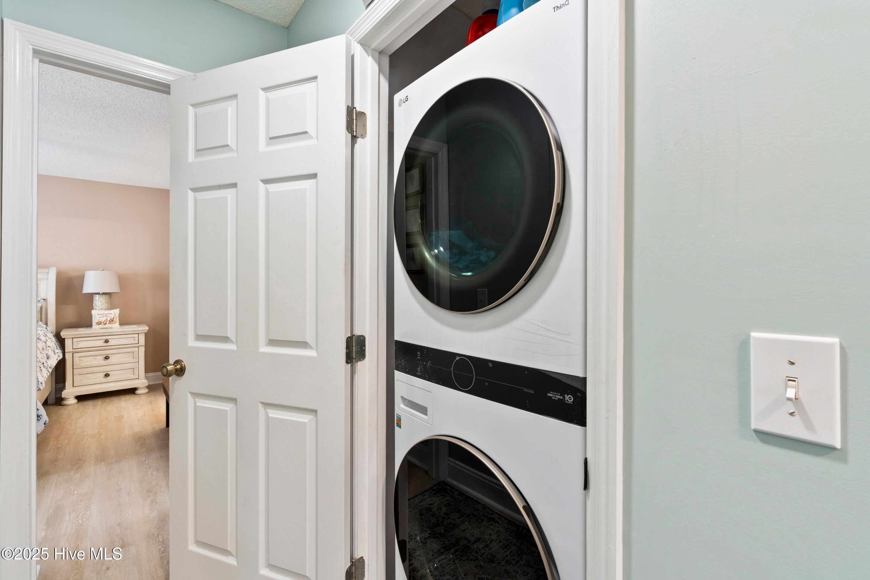 100531719 | Photo 16