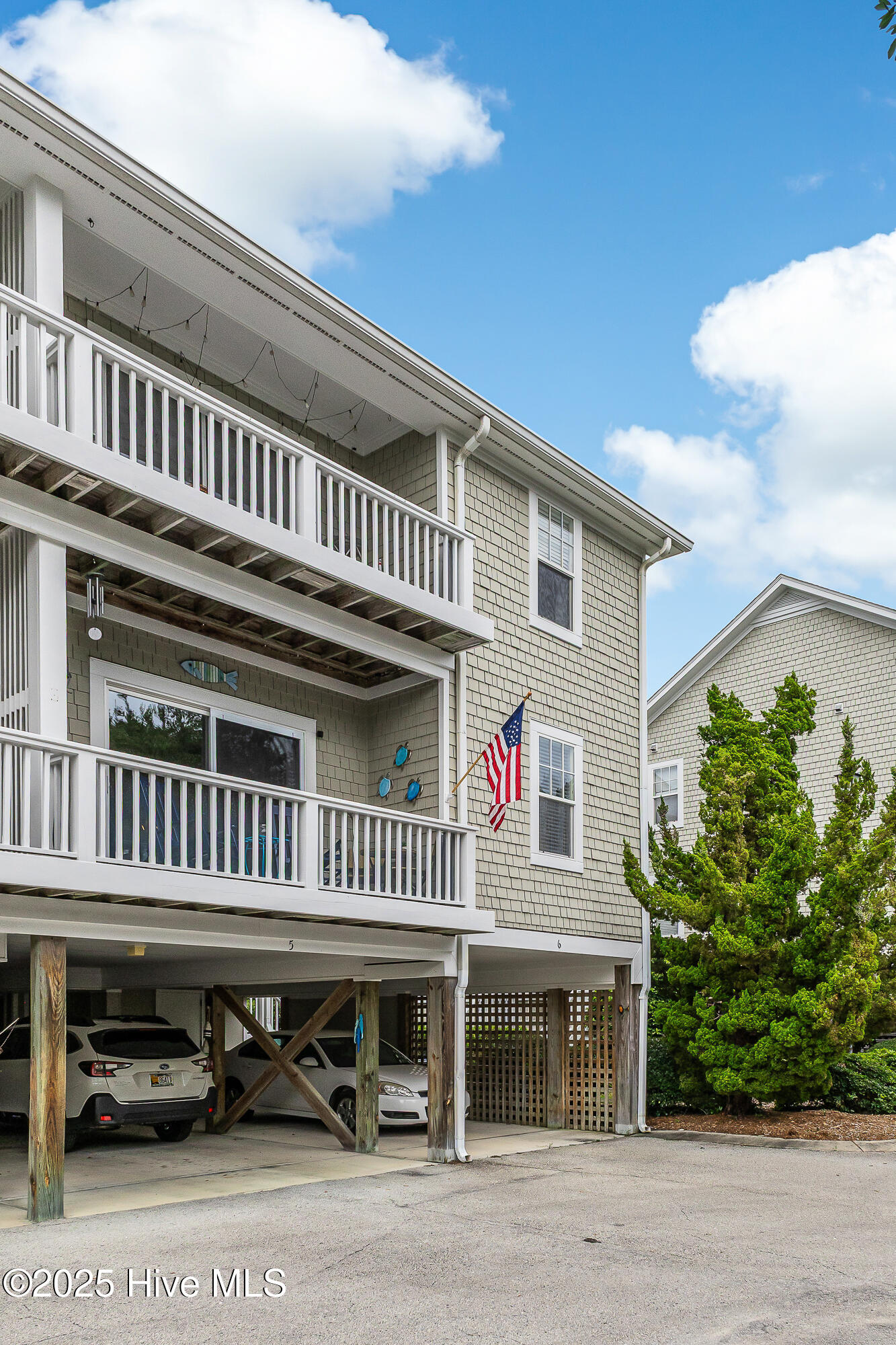 100528014 | Photo 28