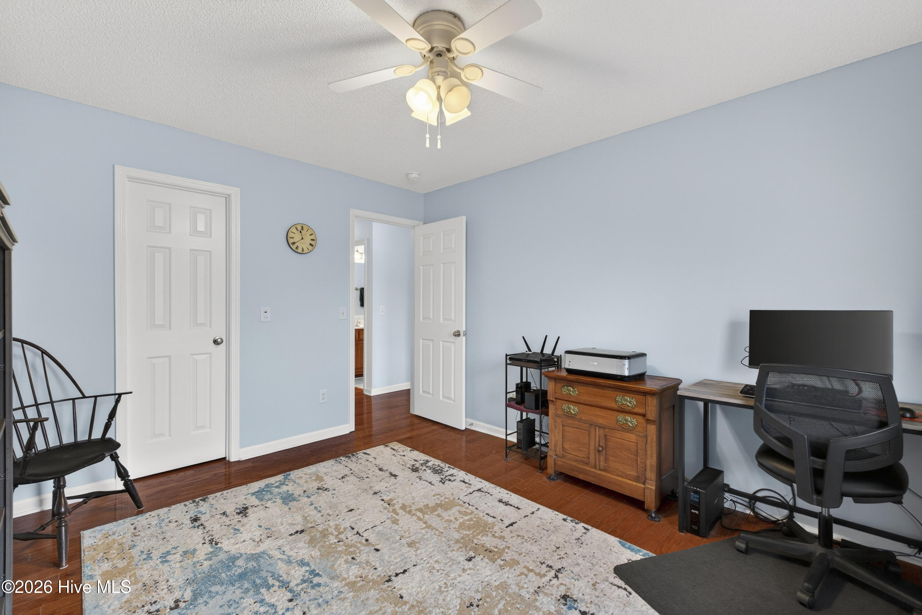 100565097 | Photo 24