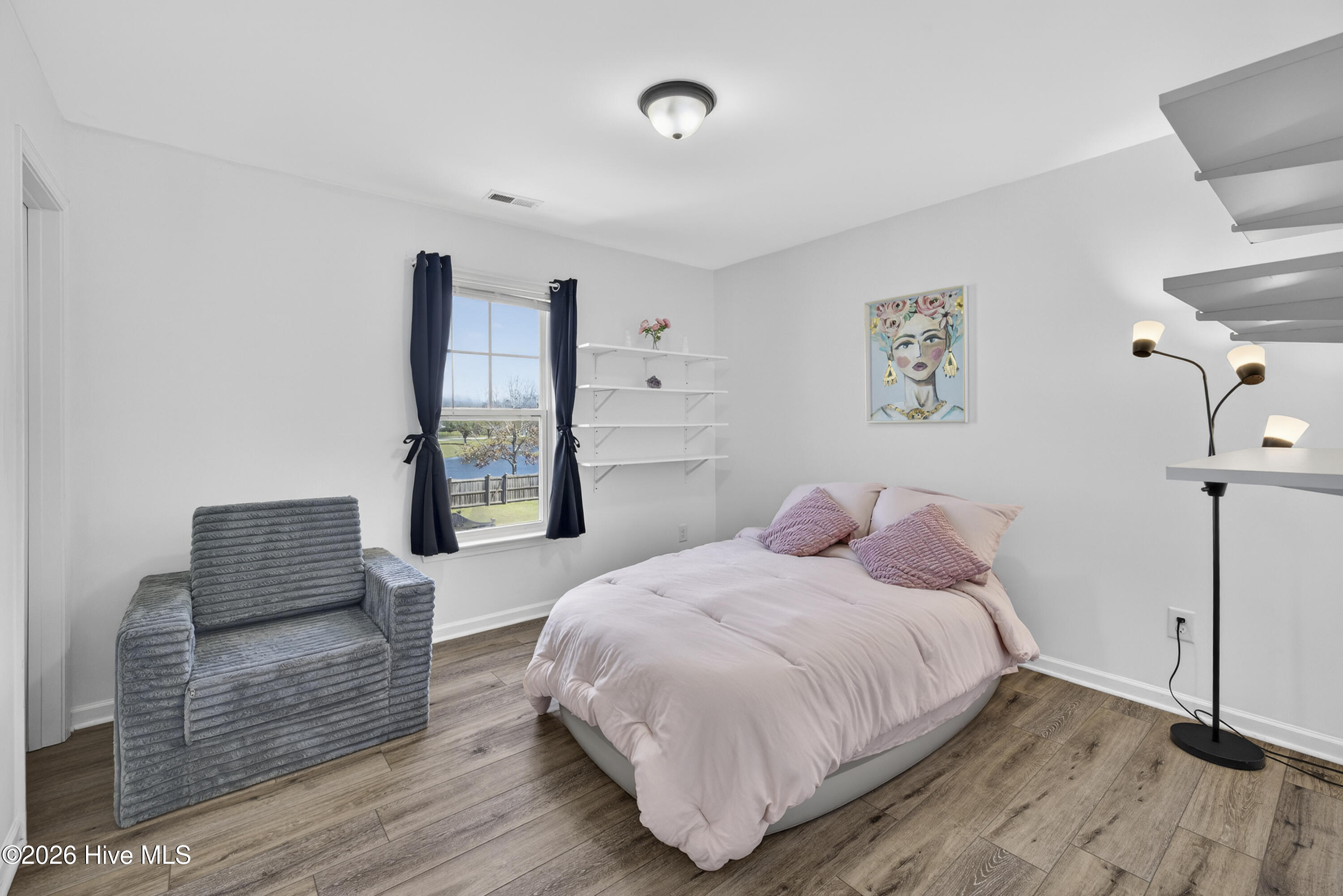 100560873 | Photo 30