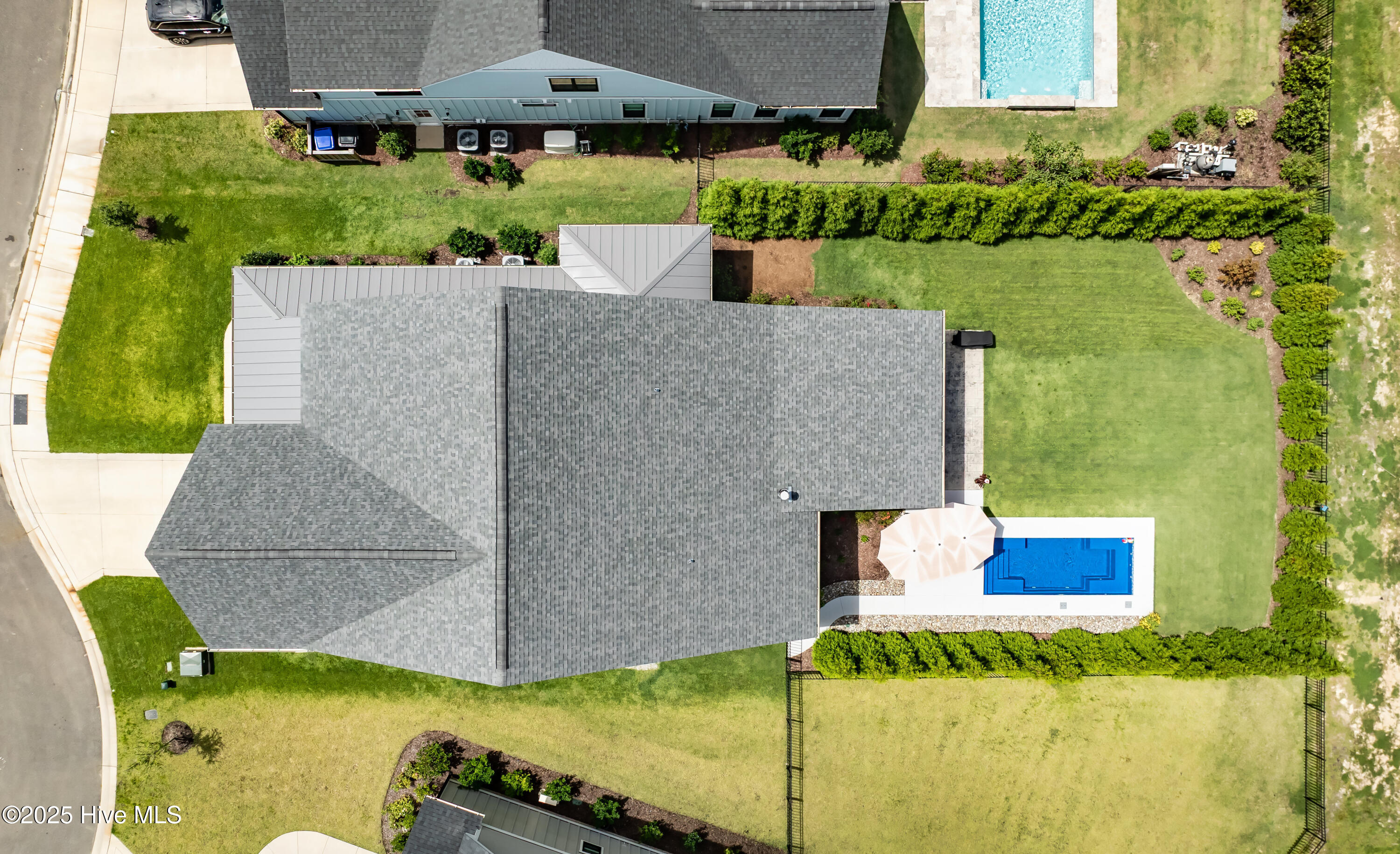 100523935 | Photo 58