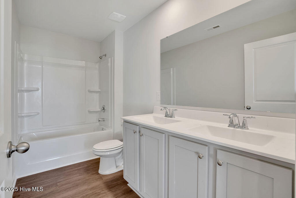 100531117 | Photo 25