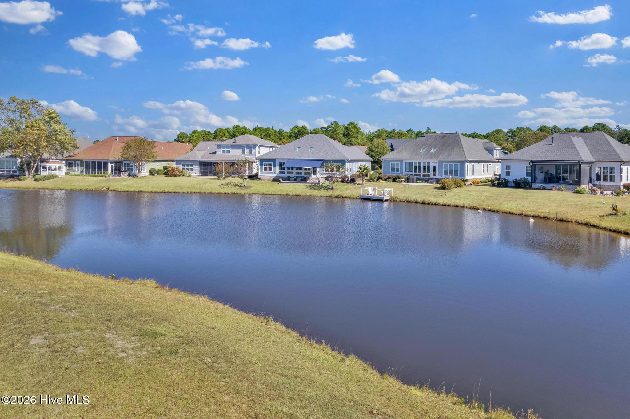 100549204 | Photo 38