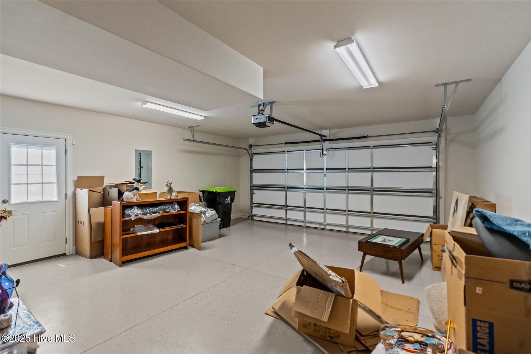 100501271 | Photo 25