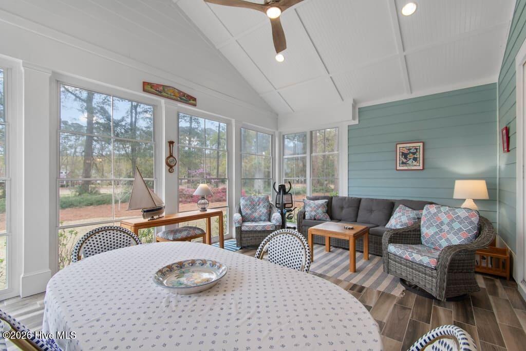 100562919 | Photo 37