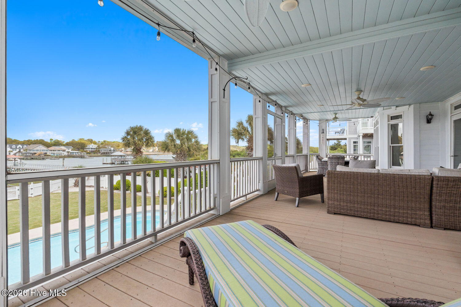 100566570 | Photo 21