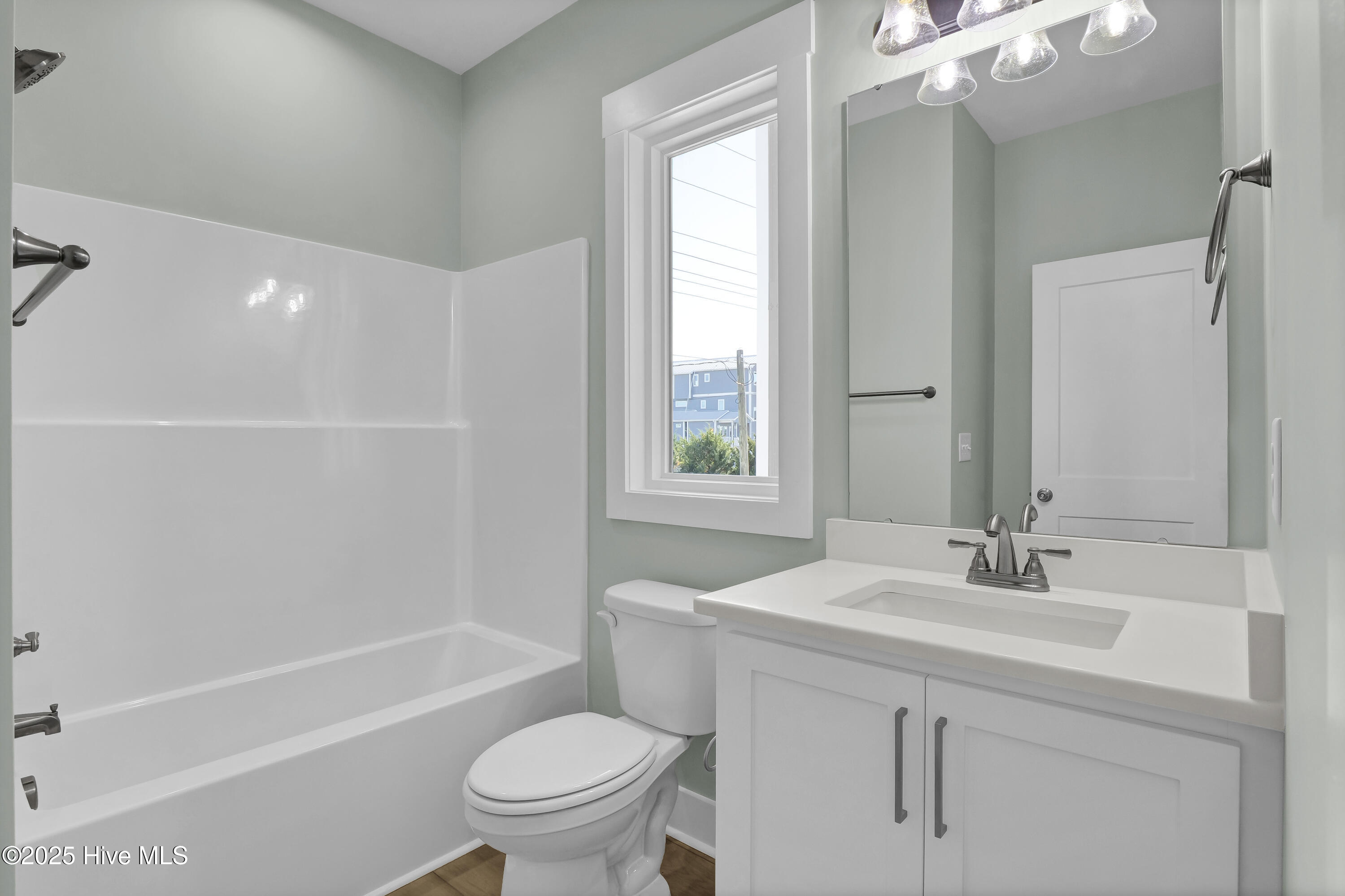 100542555 | Photo 39