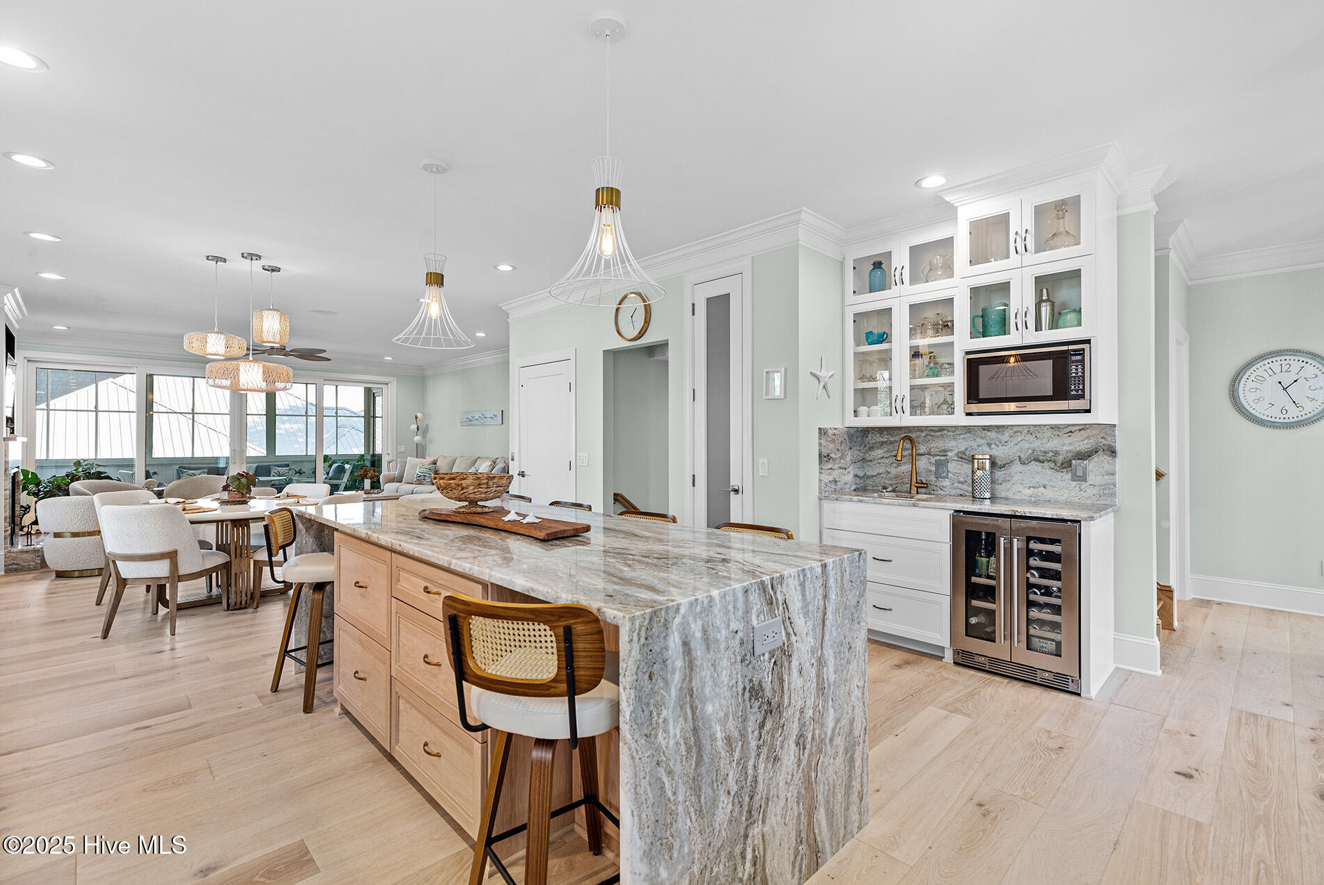 100540813 | Photo 15