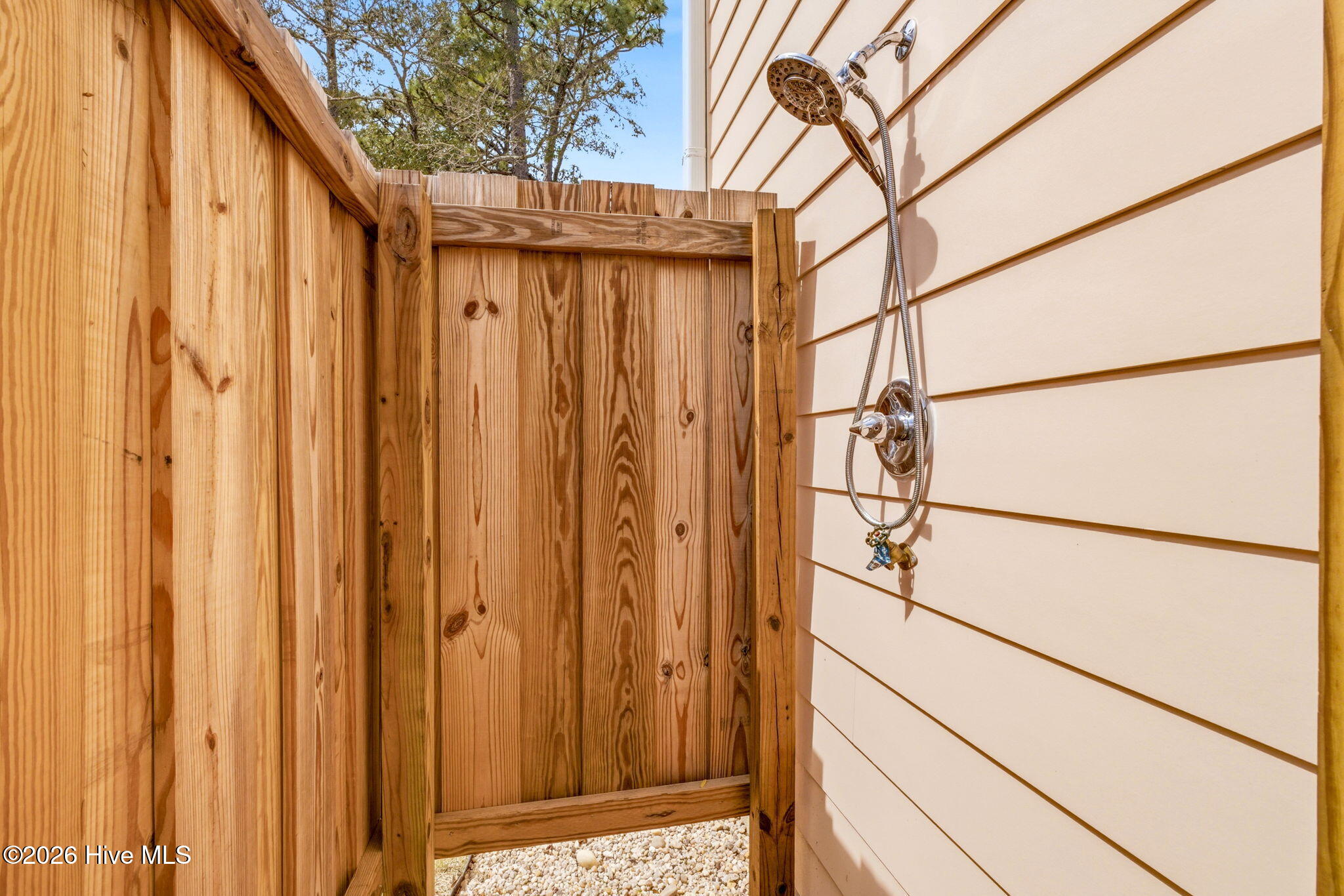 100567990 | Photo 26