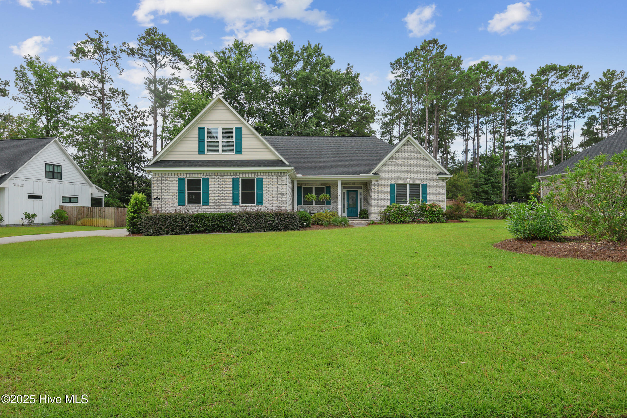 100518241 | Photo 44