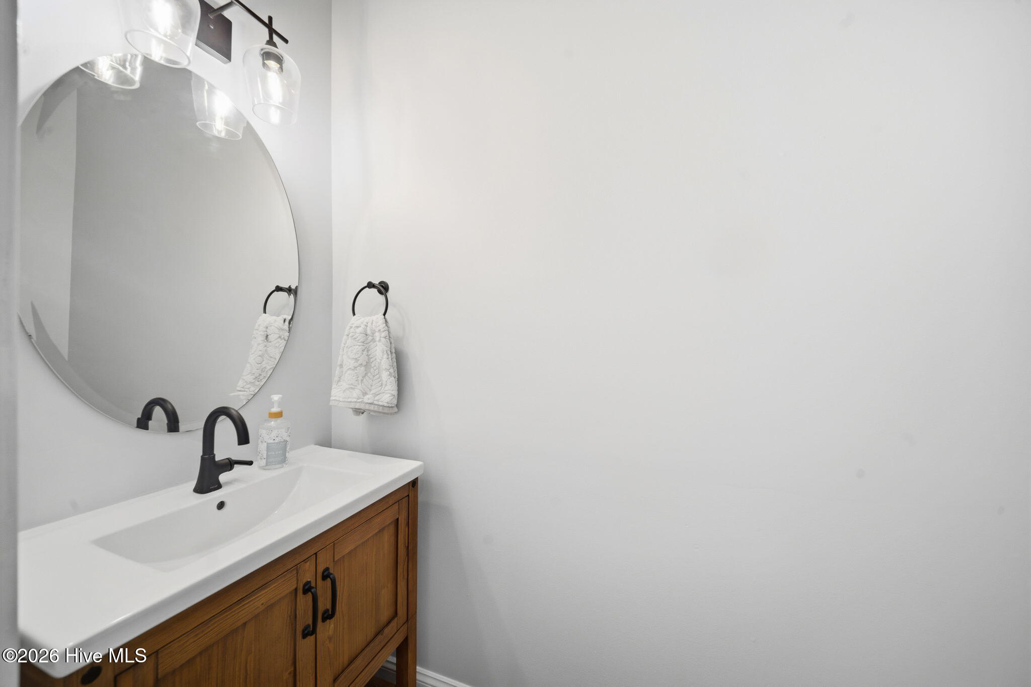 100566874 | Photo 29