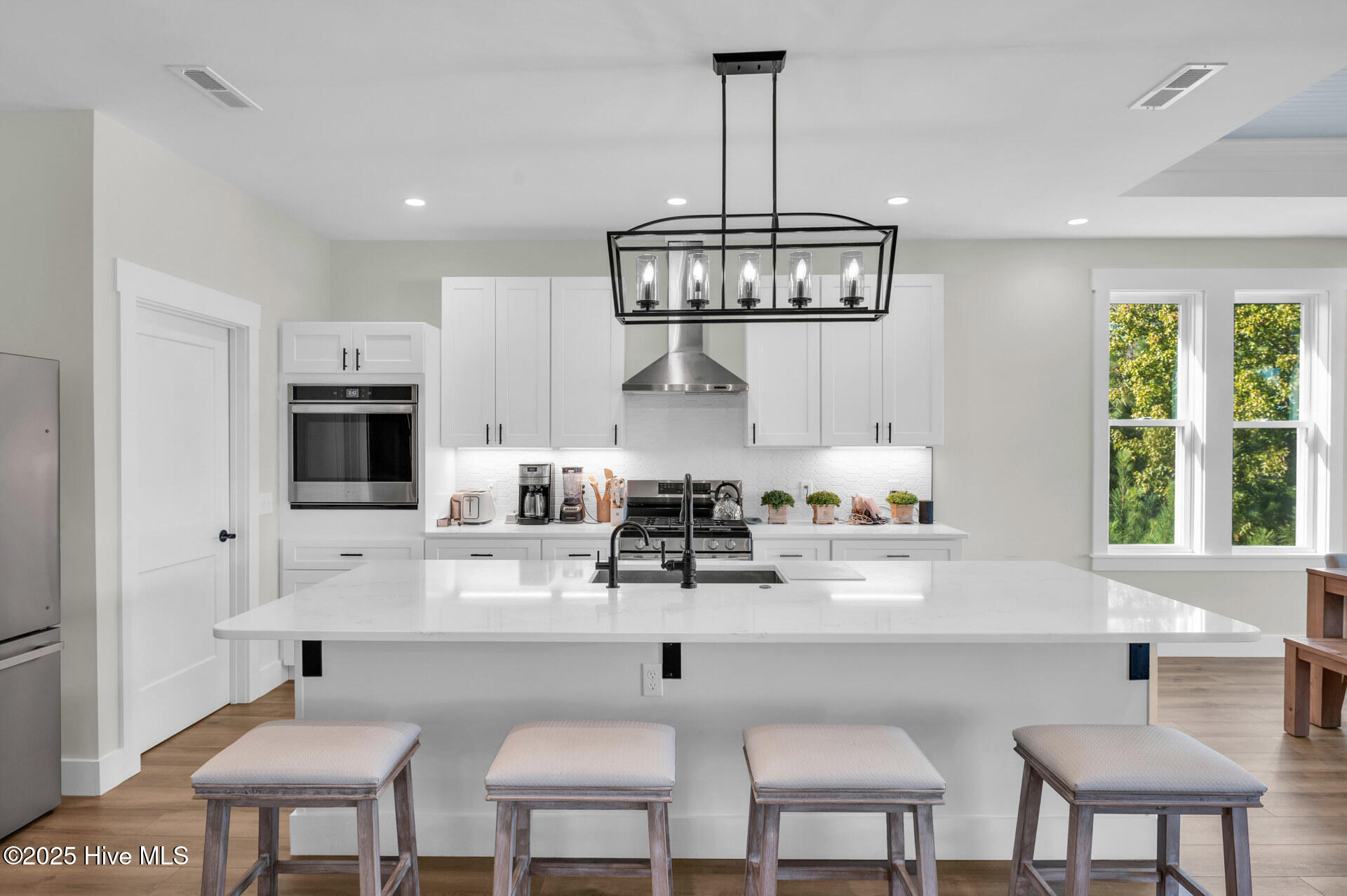 100539470 | Photo 12