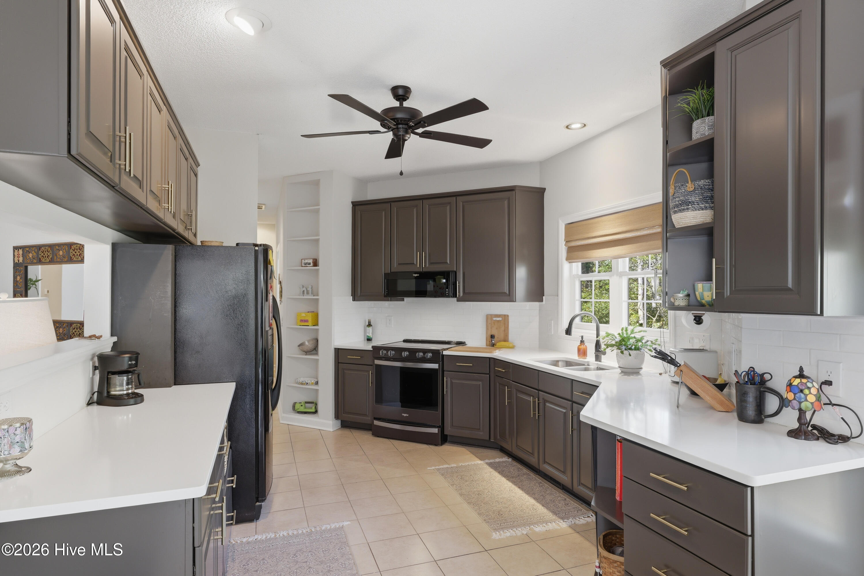 100561627 | Photo 36