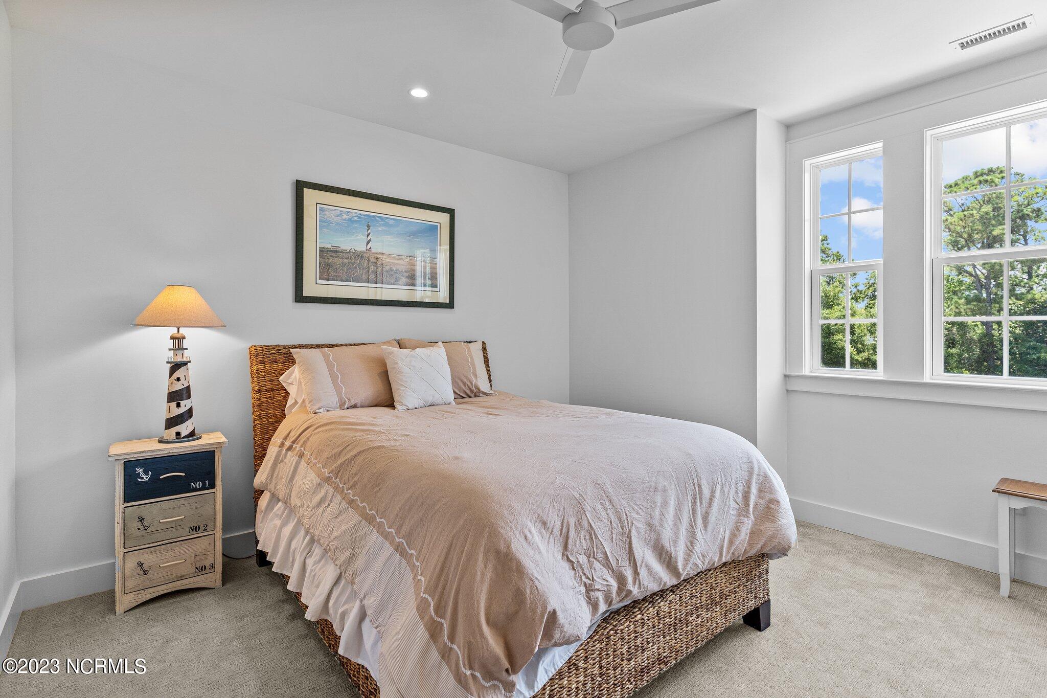 100564956 | Photo 30