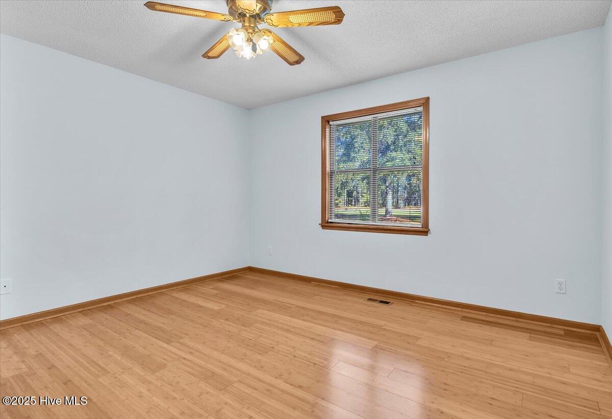 100568309 | Photo 62