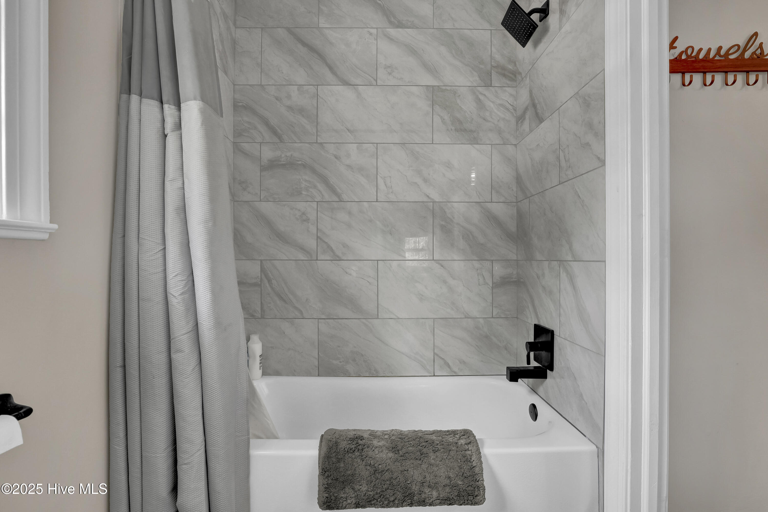 100566321 | Photo 21