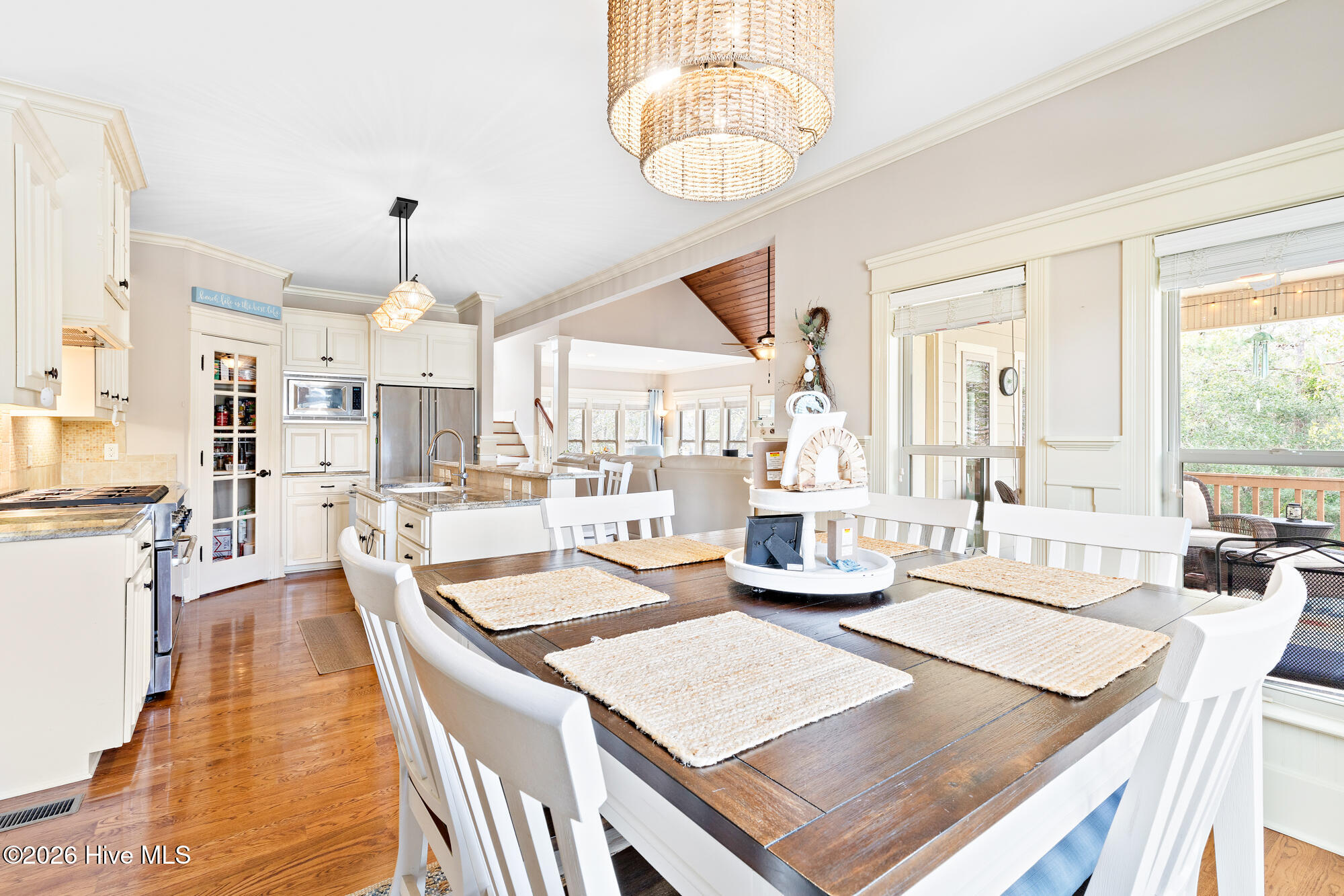 100554367 | Photo 19