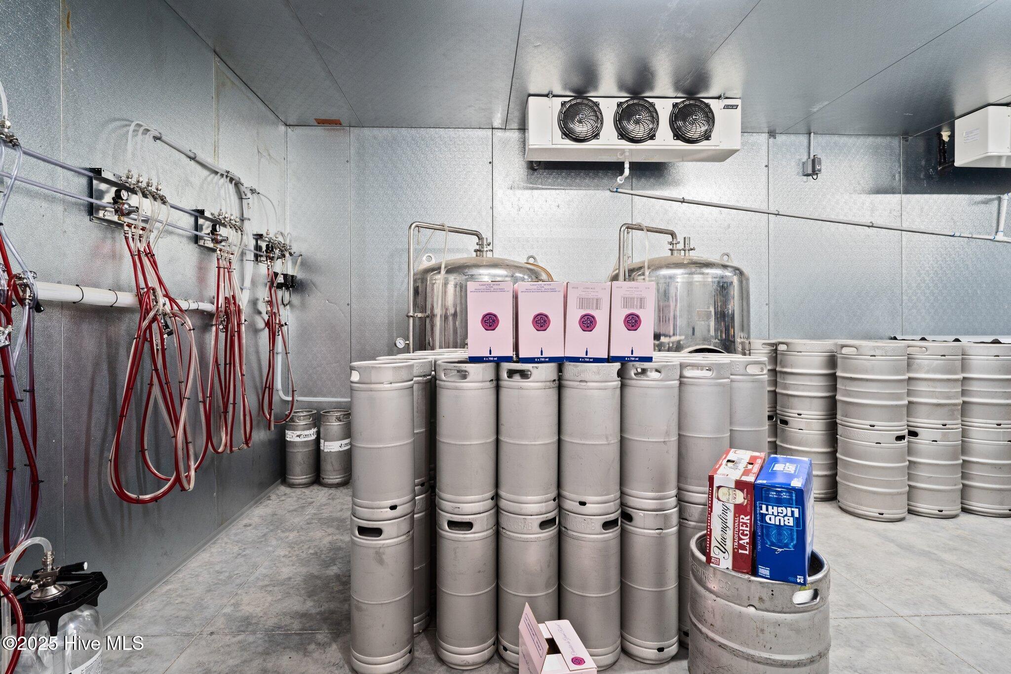 100545245 | Photo 41