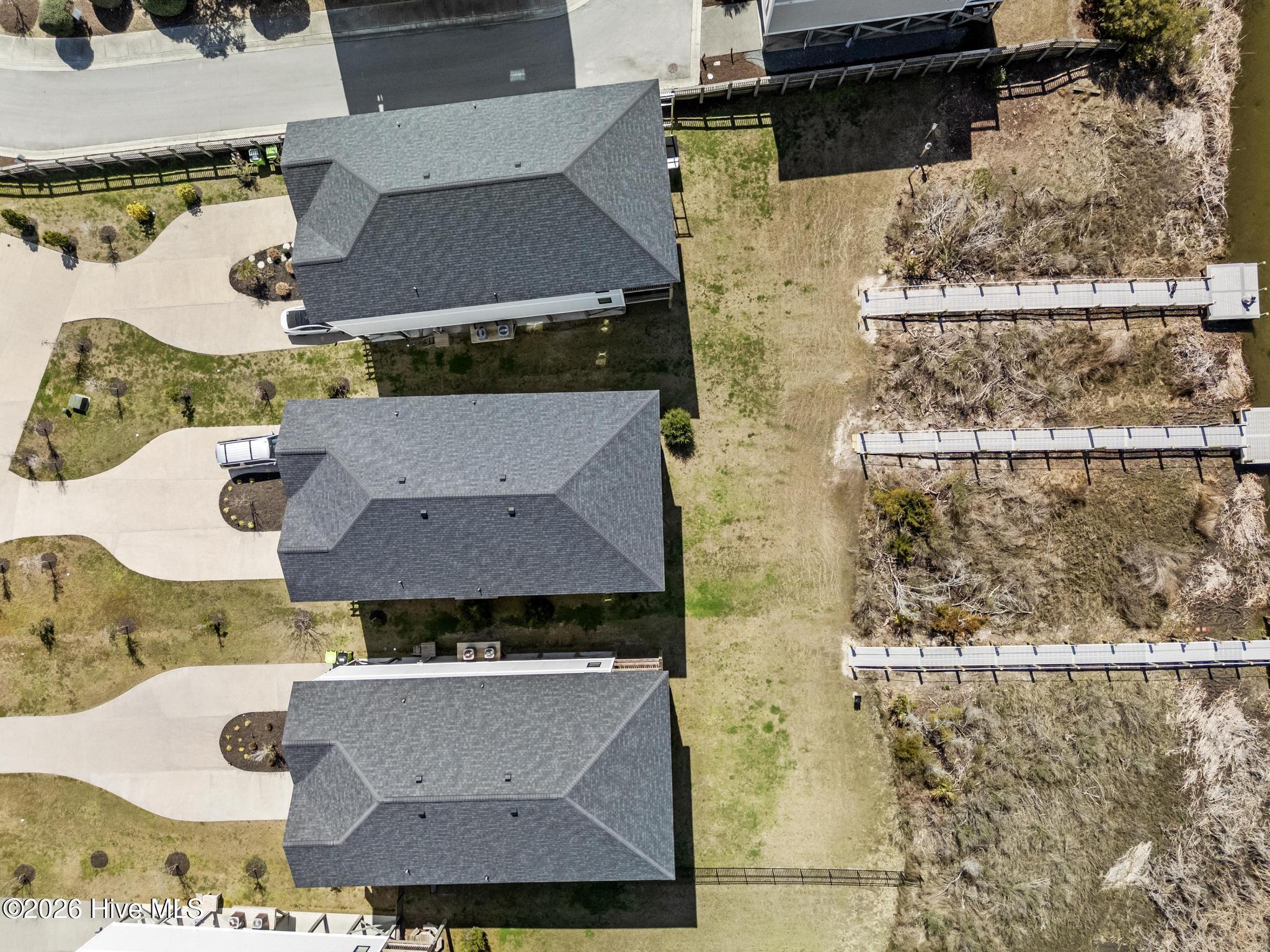 100562400 | Photo 39