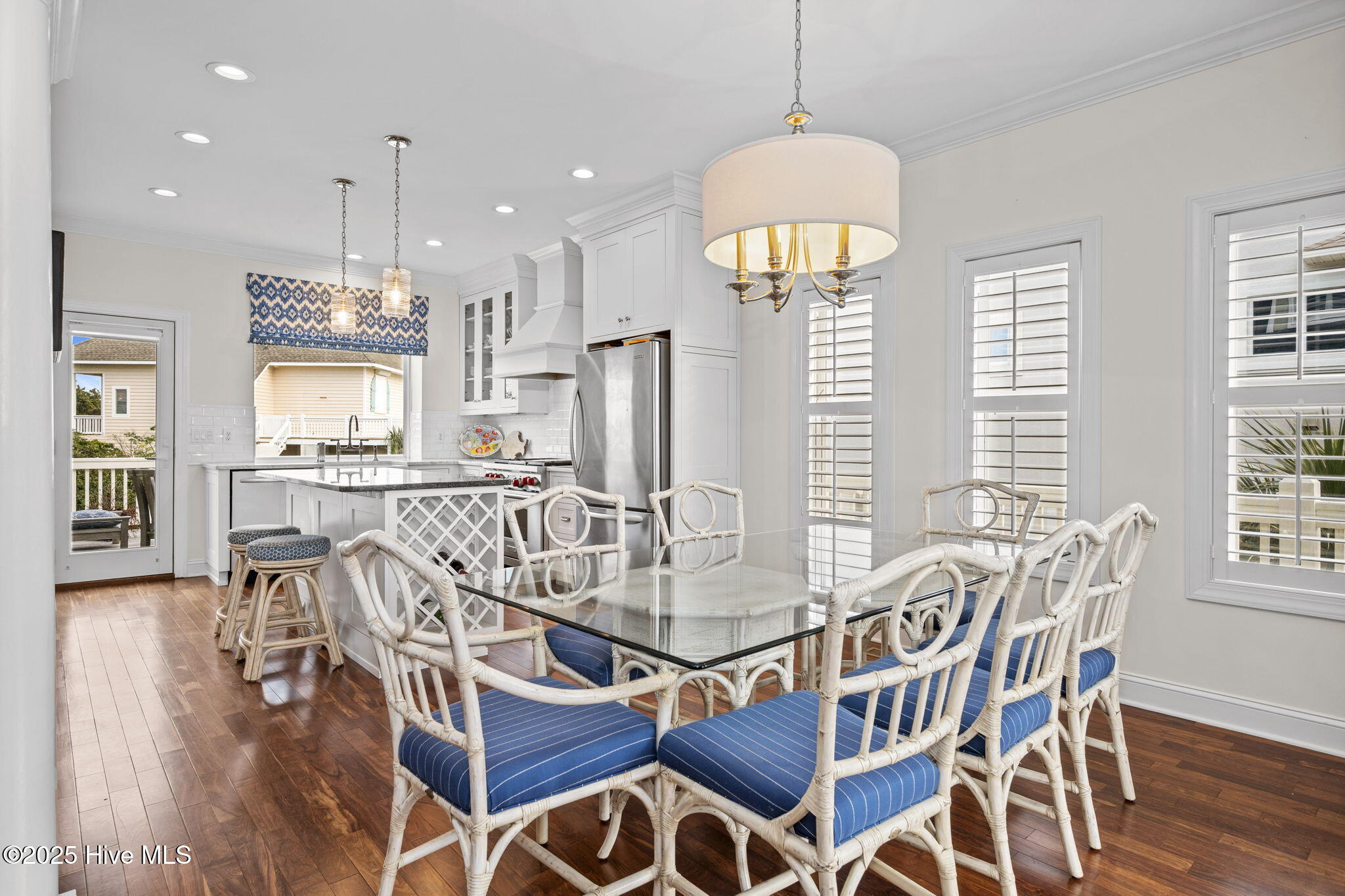 100544331 | Photo 19