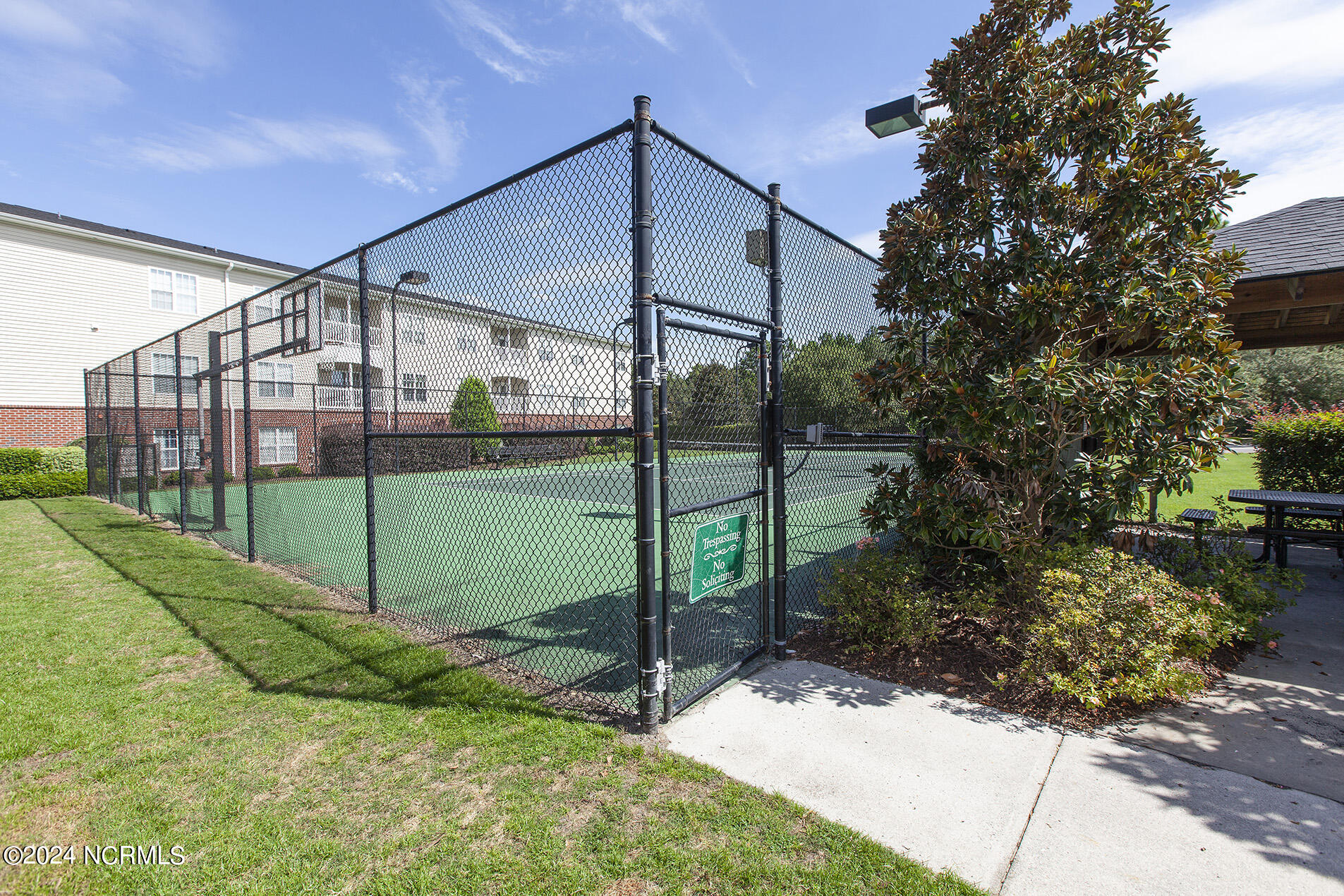 100463737 | Photo 24