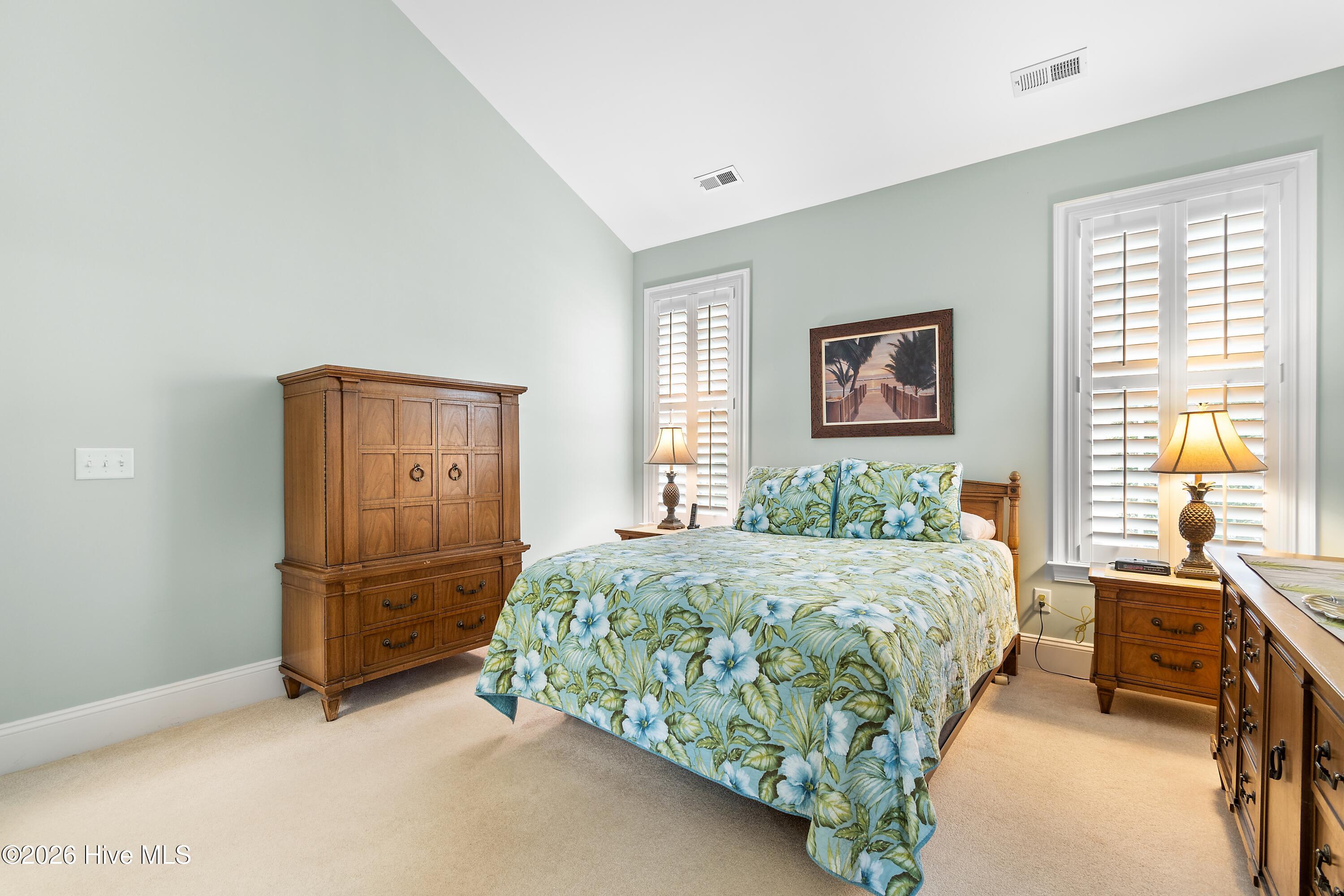 100554083 | Photo 21