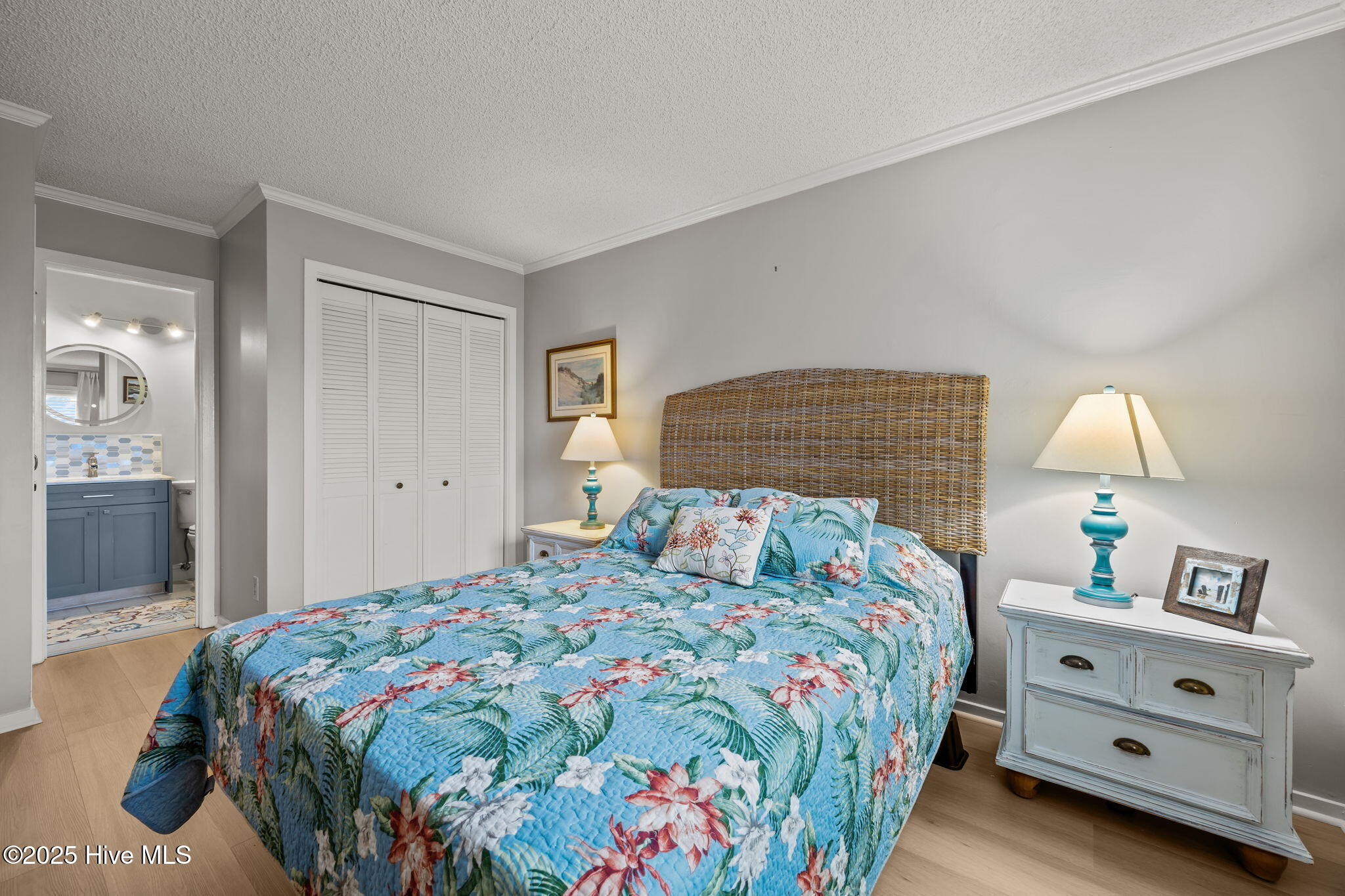 100548198 | Photo 21