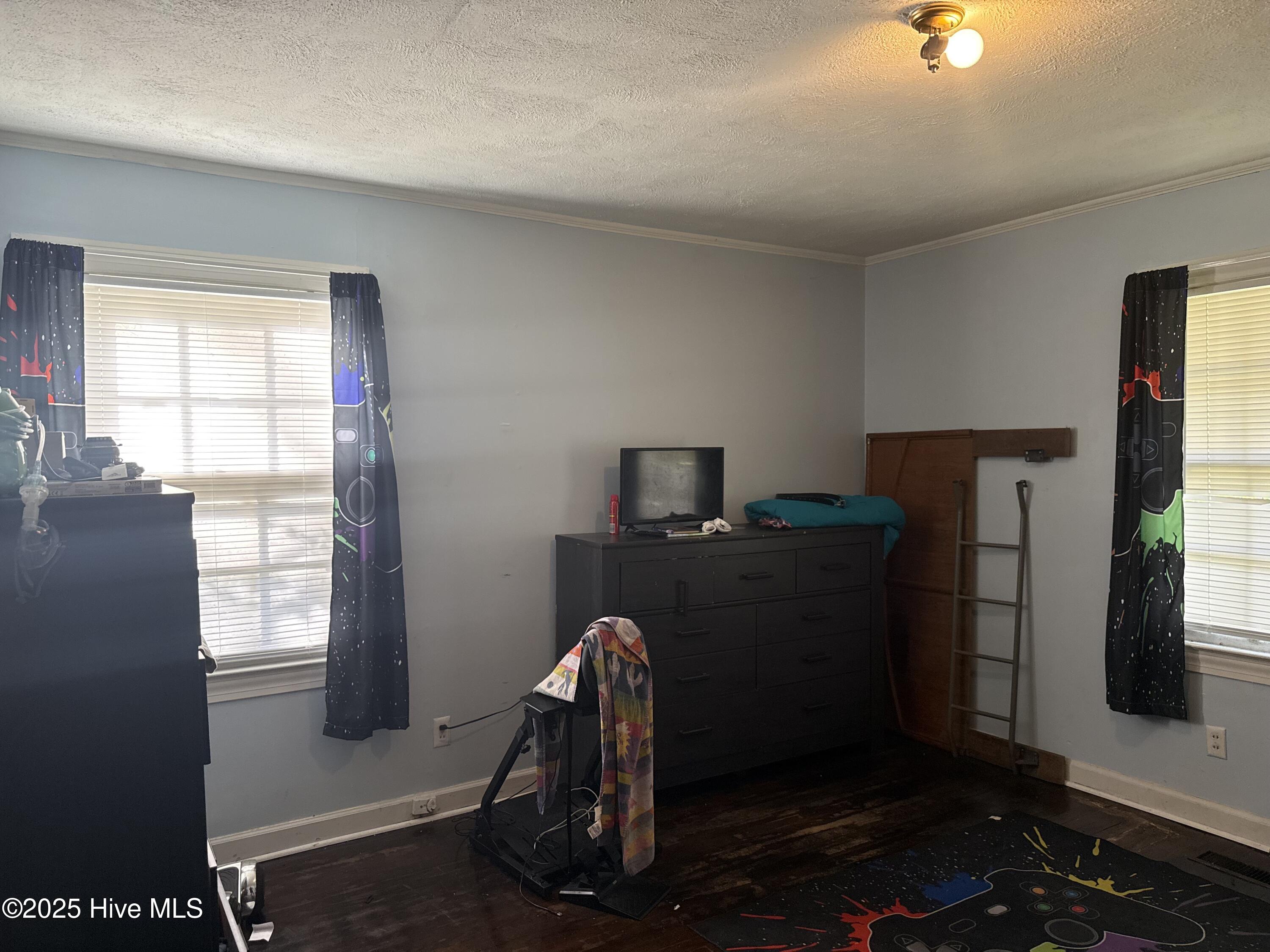 4_photo-1209-charles-drive