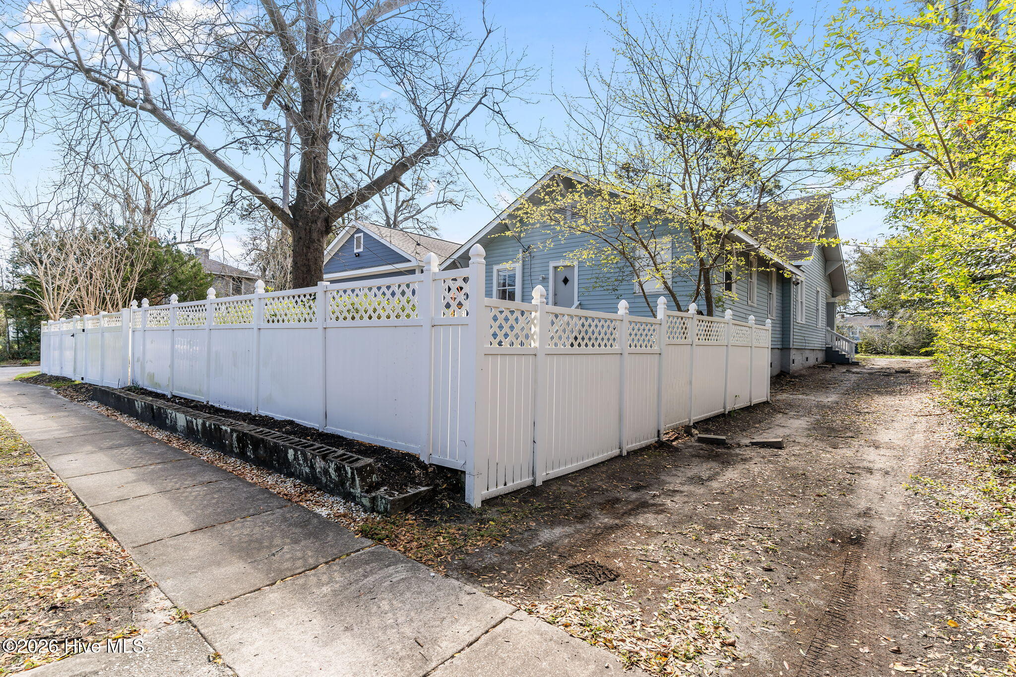 100561310 | Photo 39