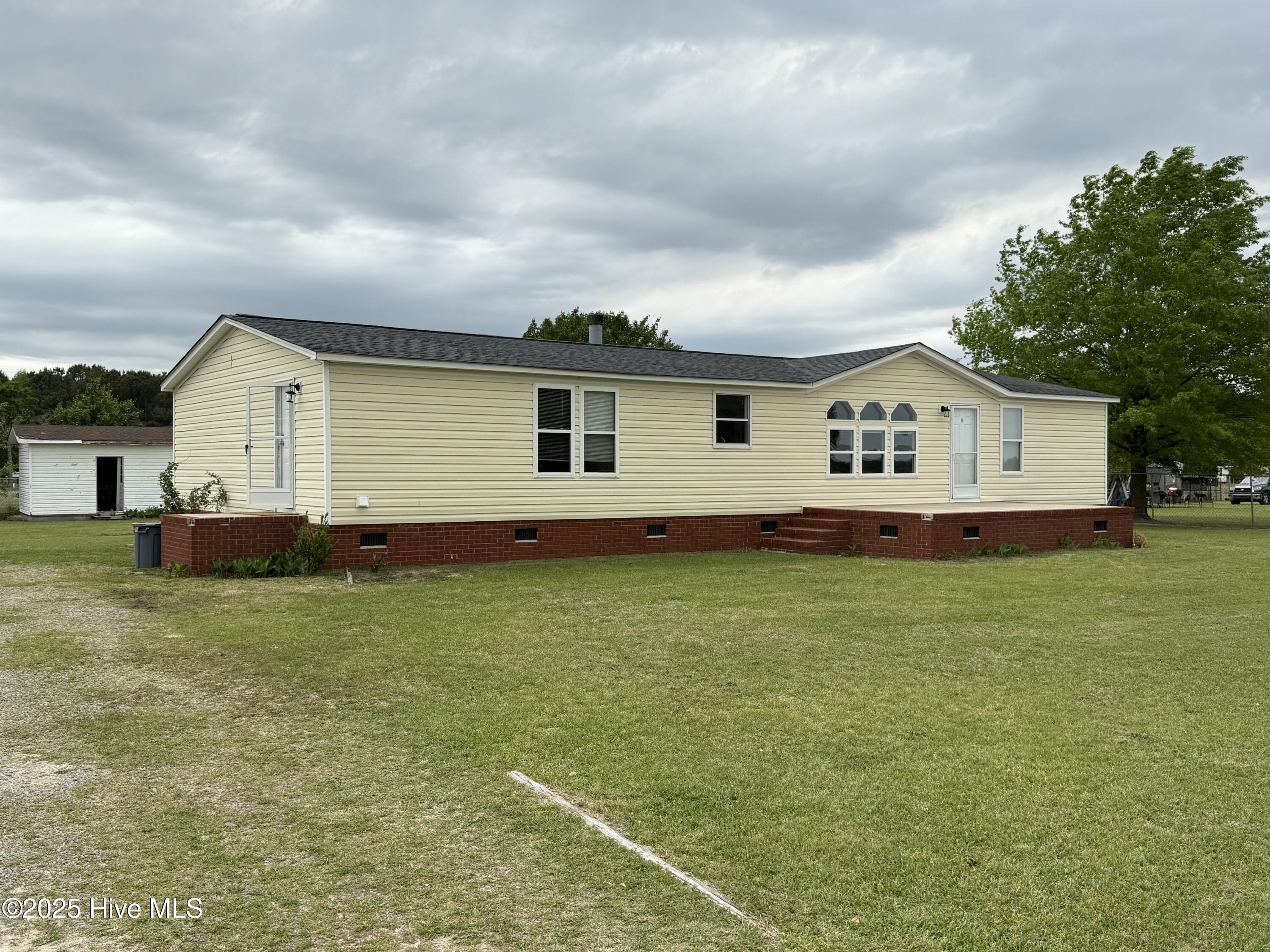 Homes for sale in Mount Olive, NC | 1071 Red Hill Rd, Mount Olive, NC 28365 | MLS# 100505707