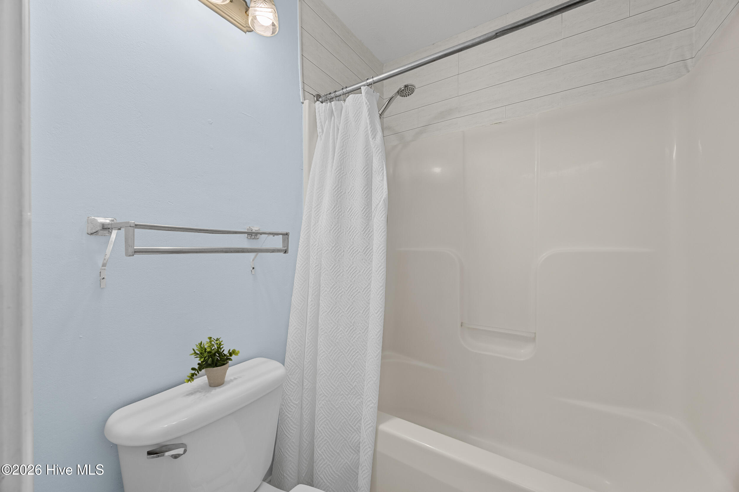 100552950 | Photo 25