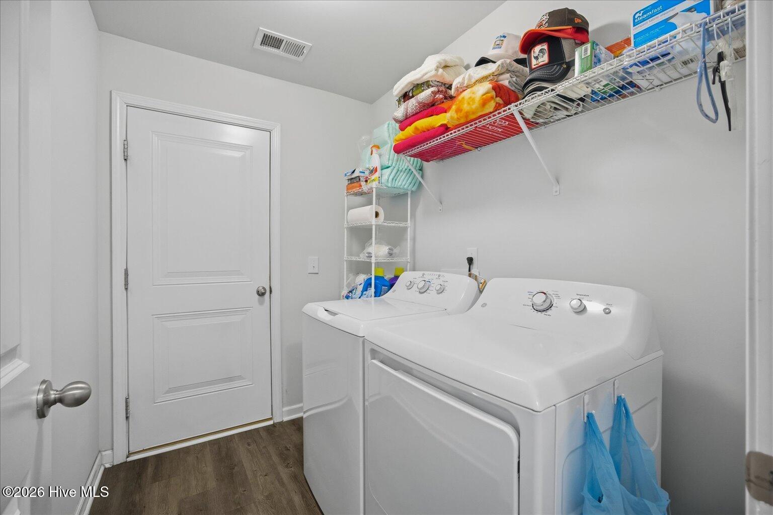 100557120 | Photo 23